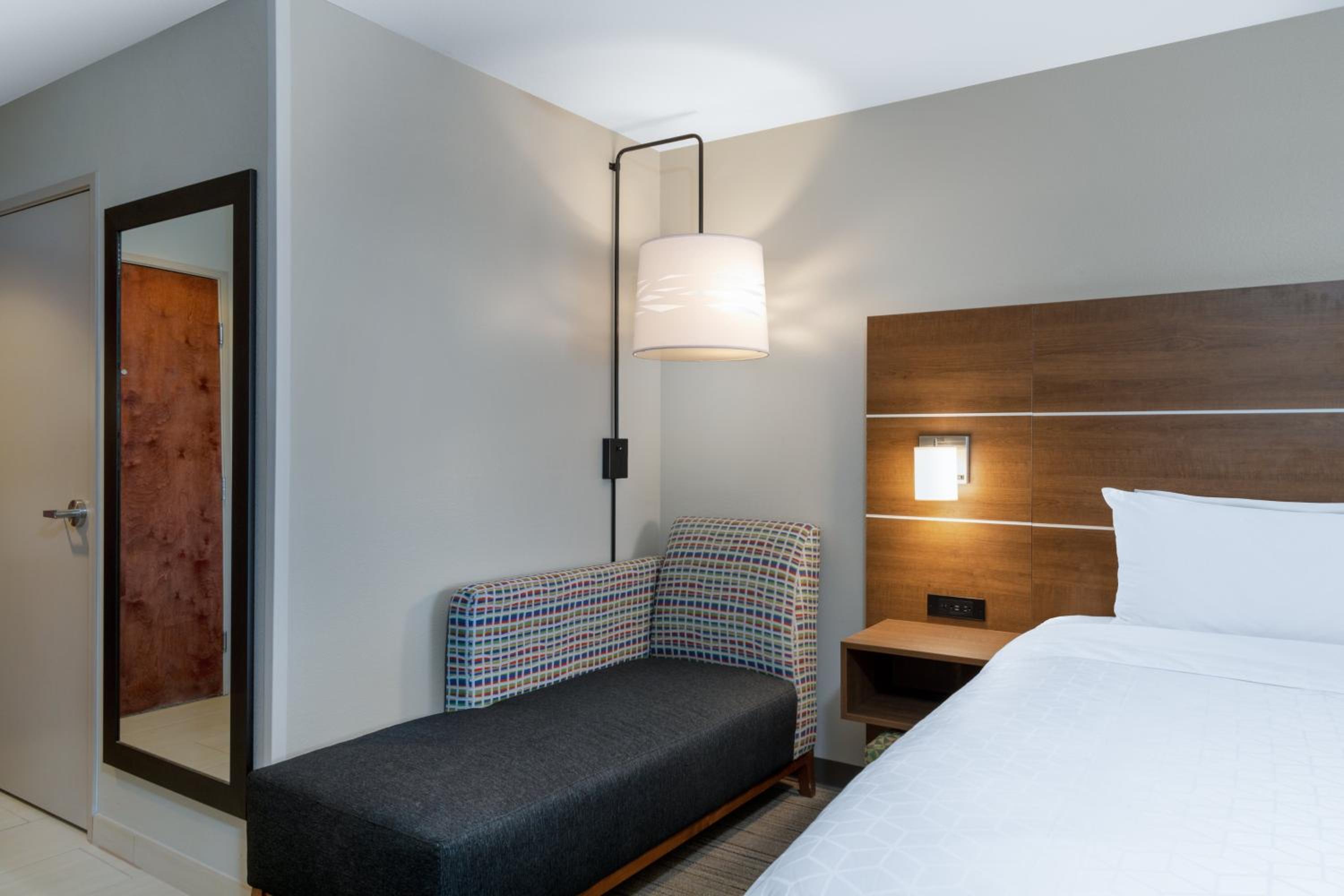 Standard King Room - Photo 1