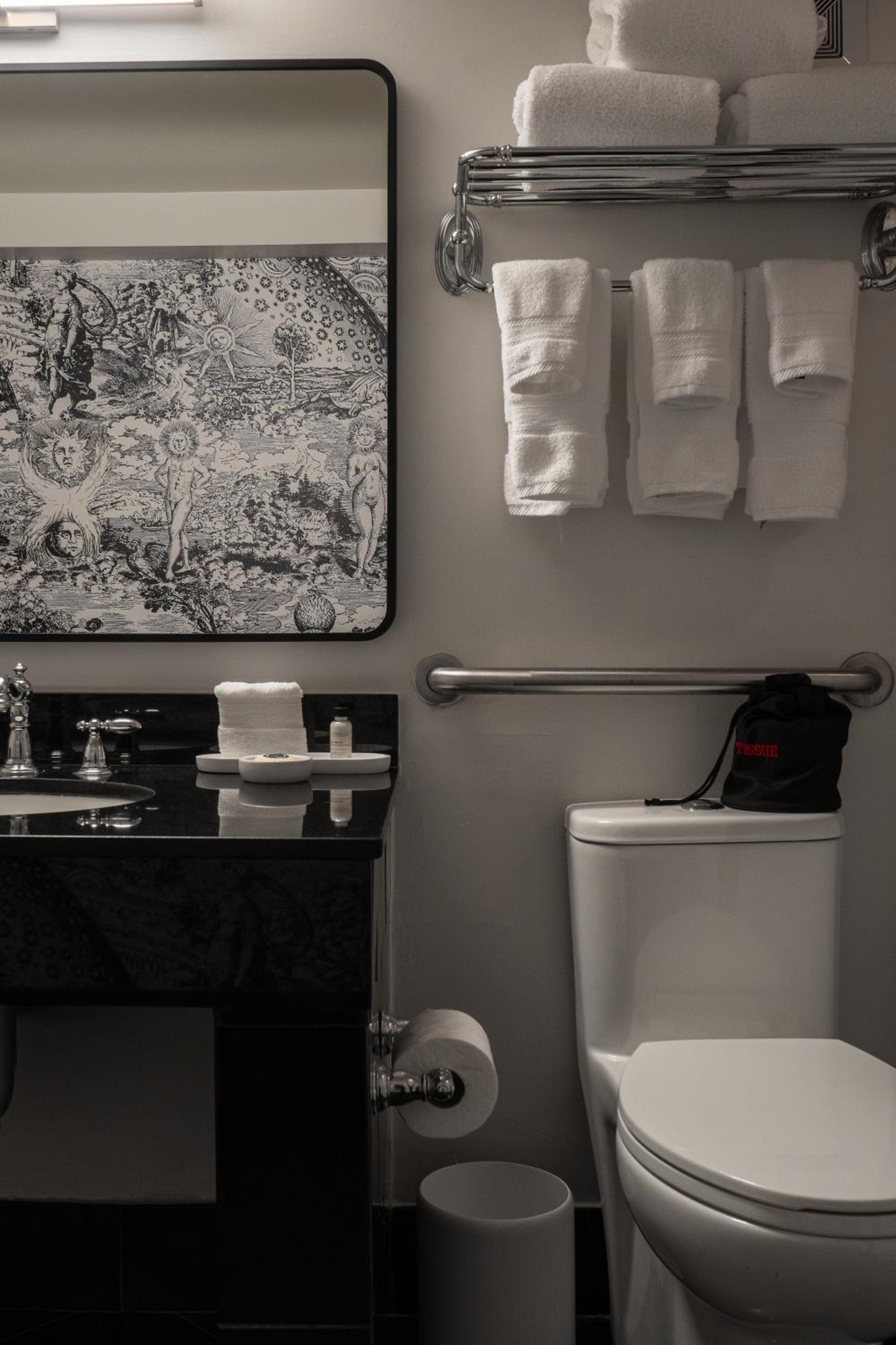 King Room - Disability Access - Photo 4