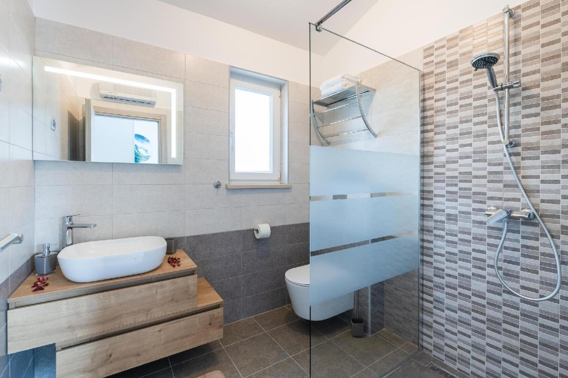 Two-Bedroom Holiday Home photo 2
