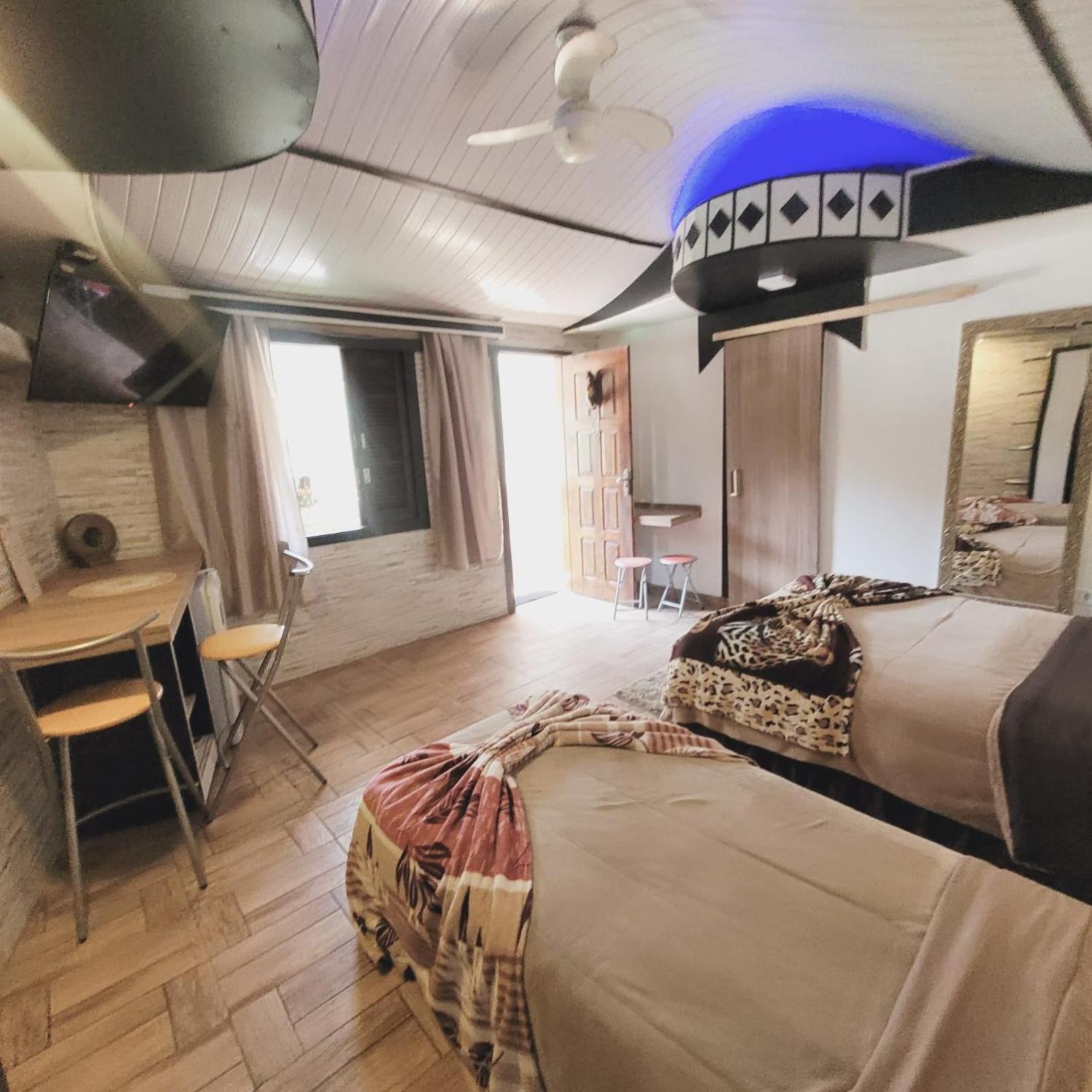 Deluxe Family Room photo 1