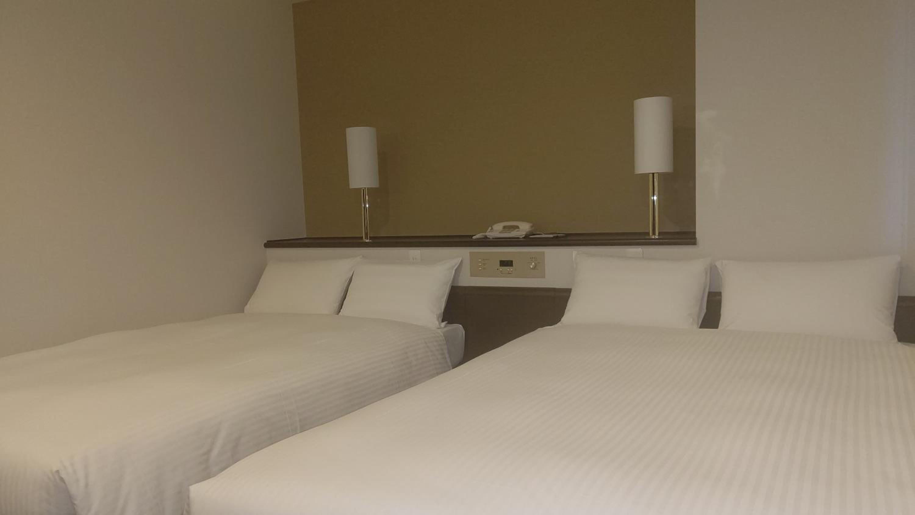 Deluxe Twin Room - Smoking - Photo 4