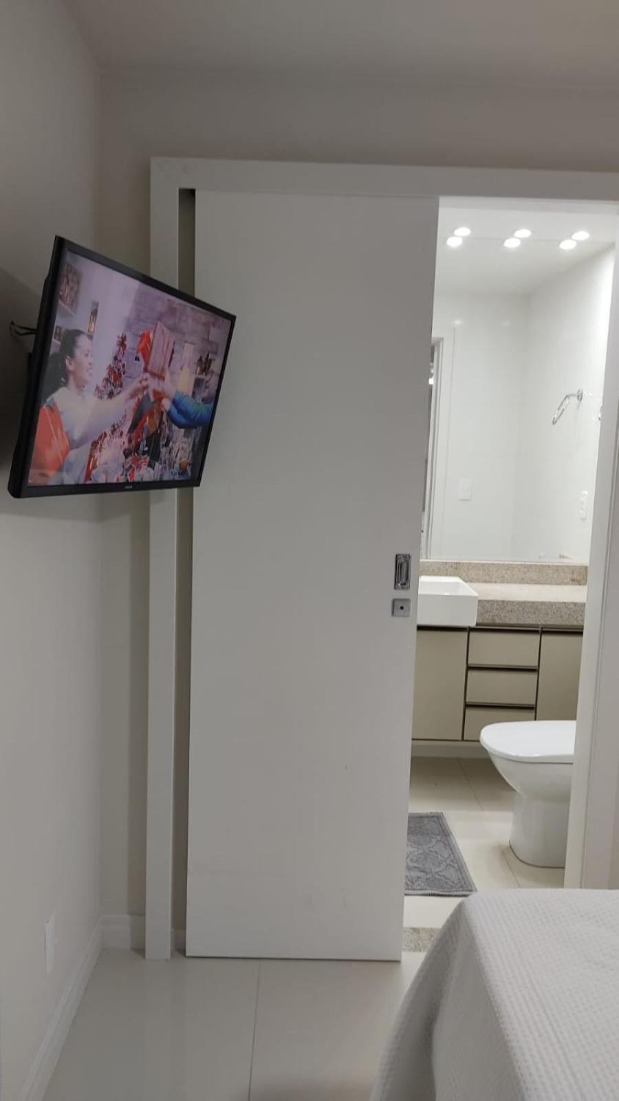 Three-Bedroom Apartment with View photo 1