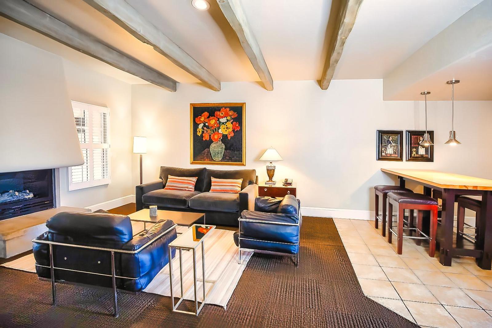 Suite - Photo 3