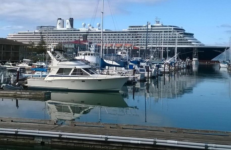 Two Queen with Marina View and Balcony (No Pets Allowed) - Photo 2