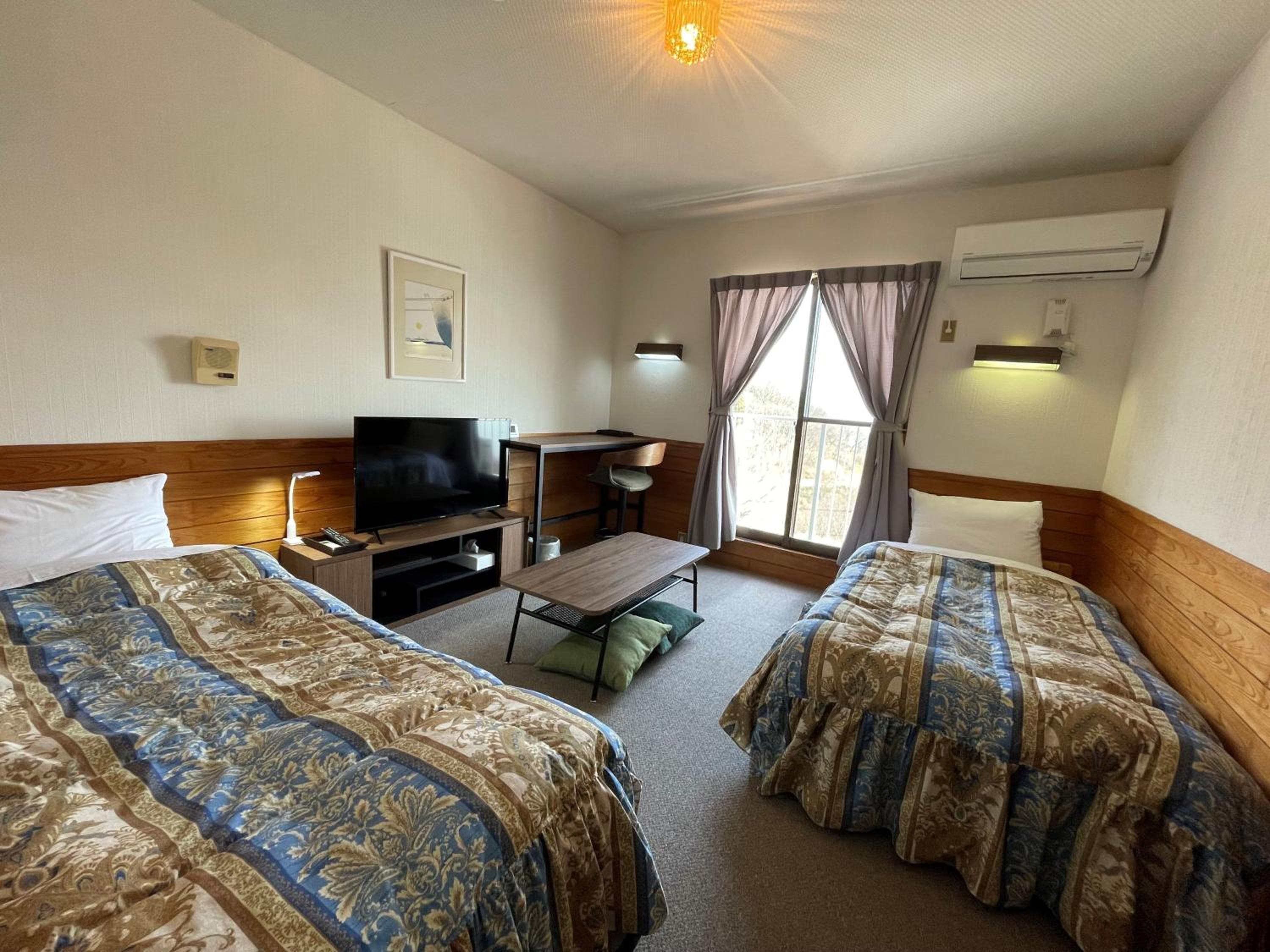 Standard Twin Room with Sea View photo 2