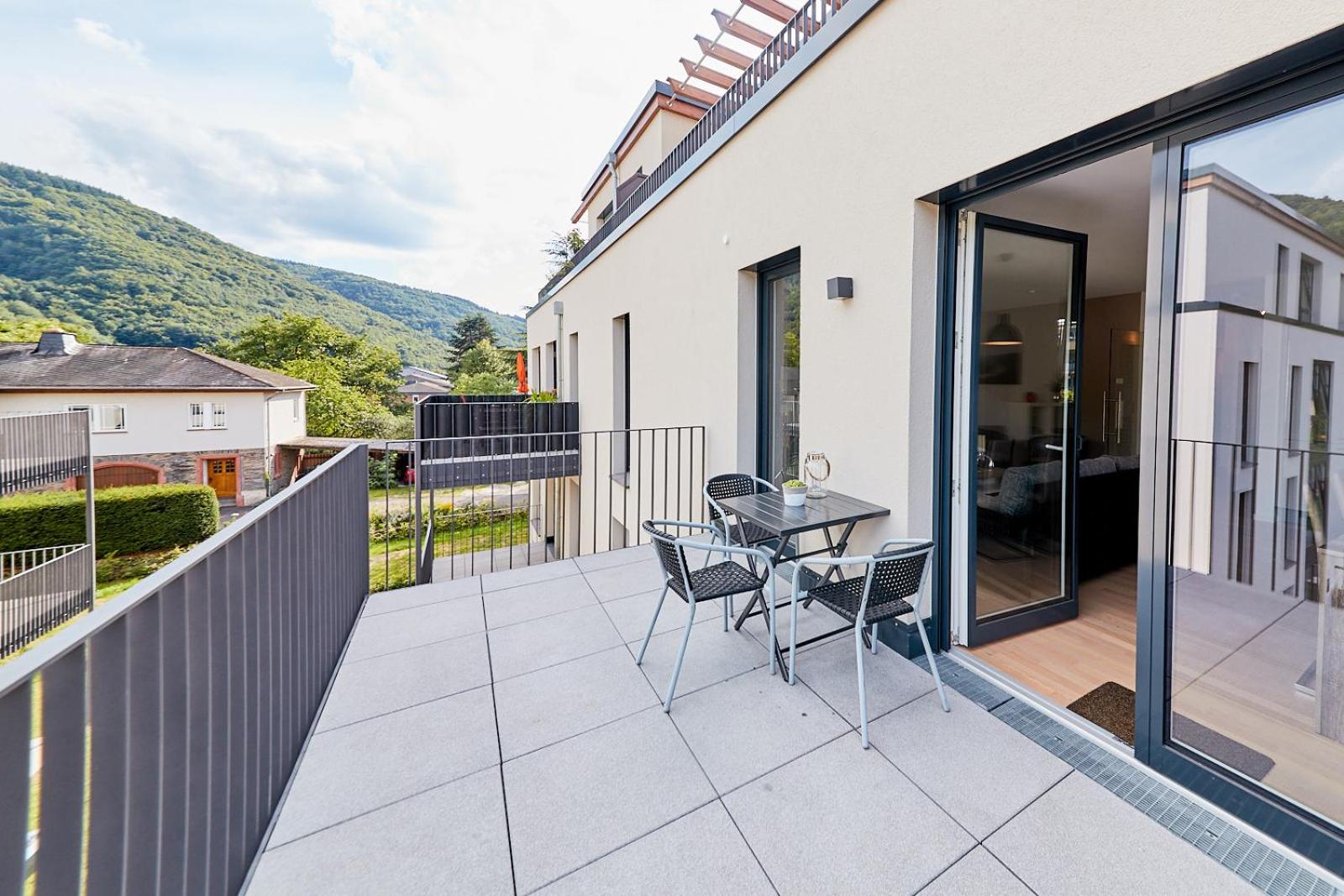 Apartment with Mountain View photo 2