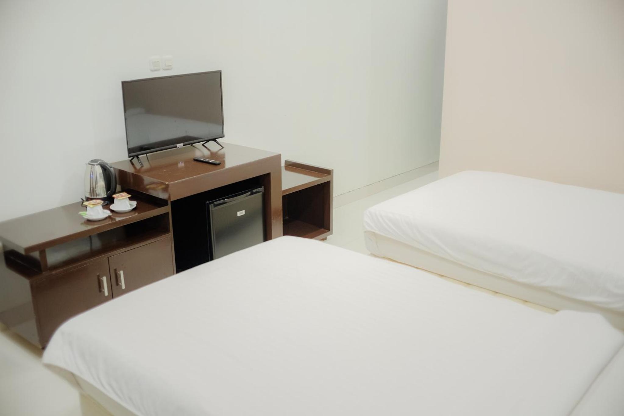 Standard Double or Twin Room - Photo 4