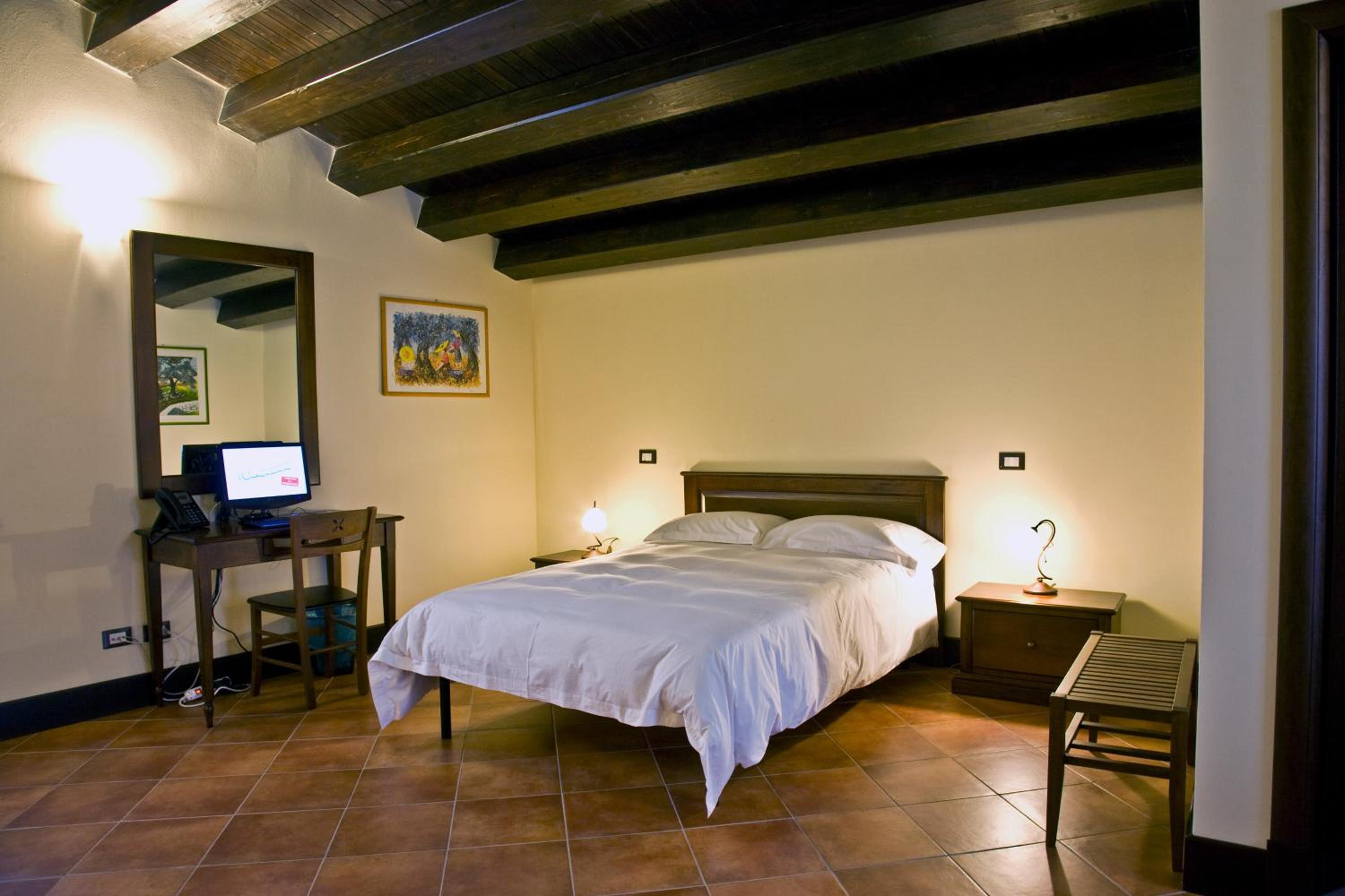 Double Room - Photo 10