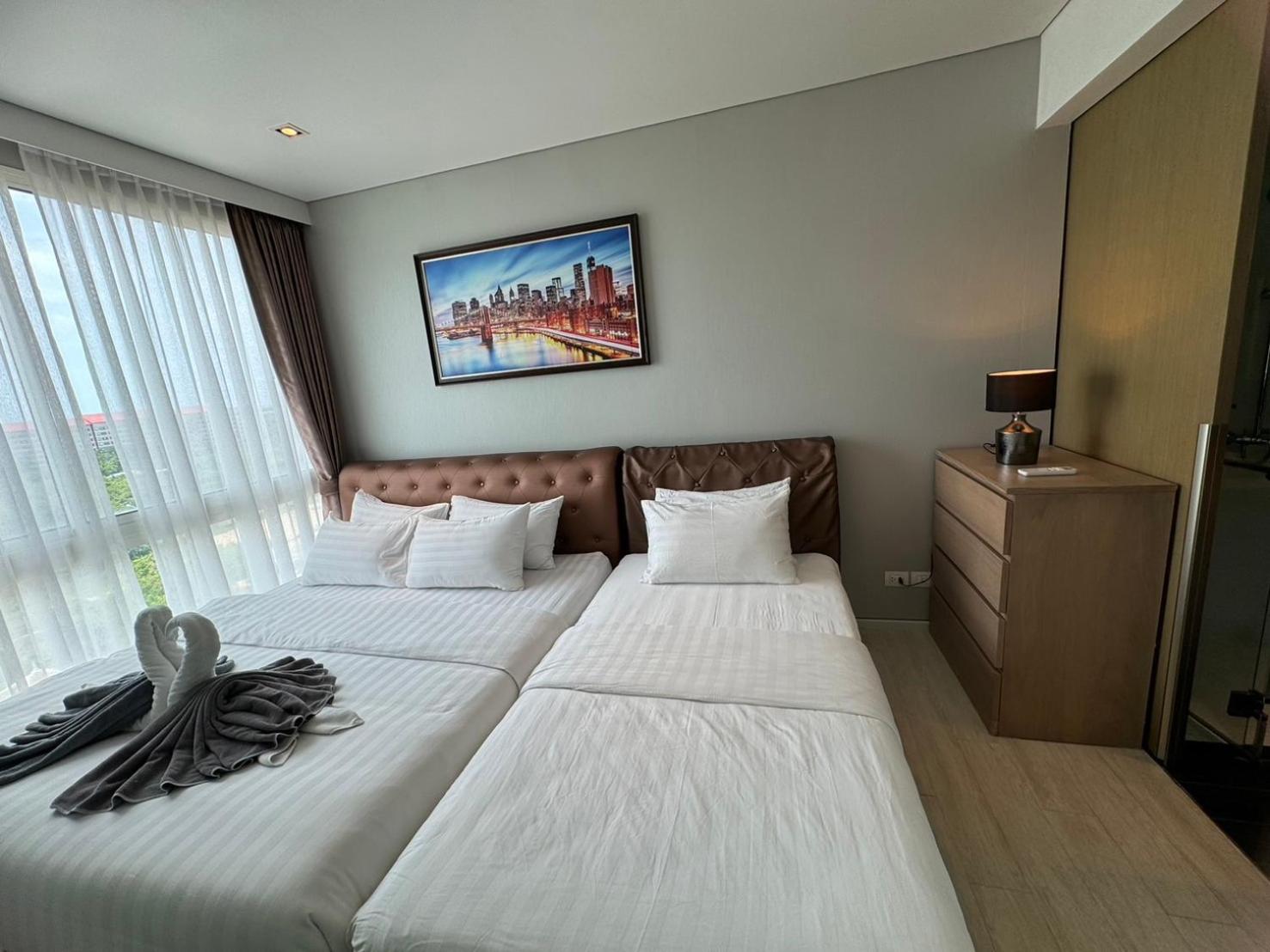 Two-Bedroom Apartment with Balcony - Photo 6