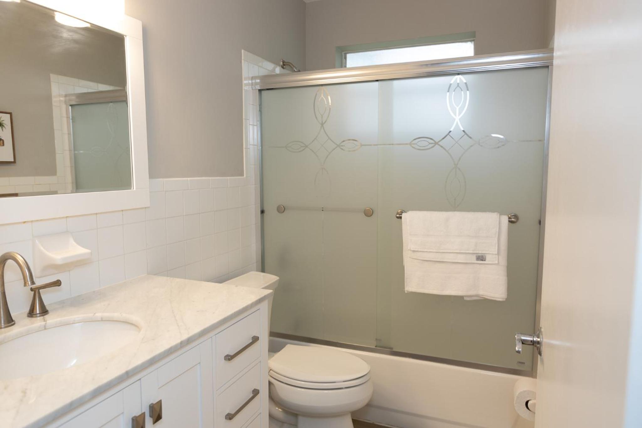Three-Bedroom Vacation Home  photo 2
