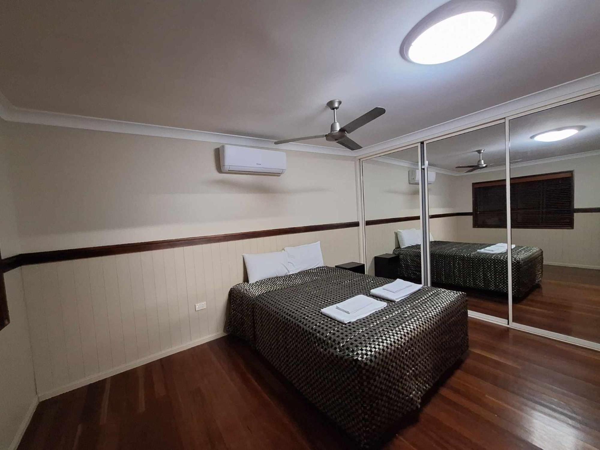 Four-Bedroom House photo 3