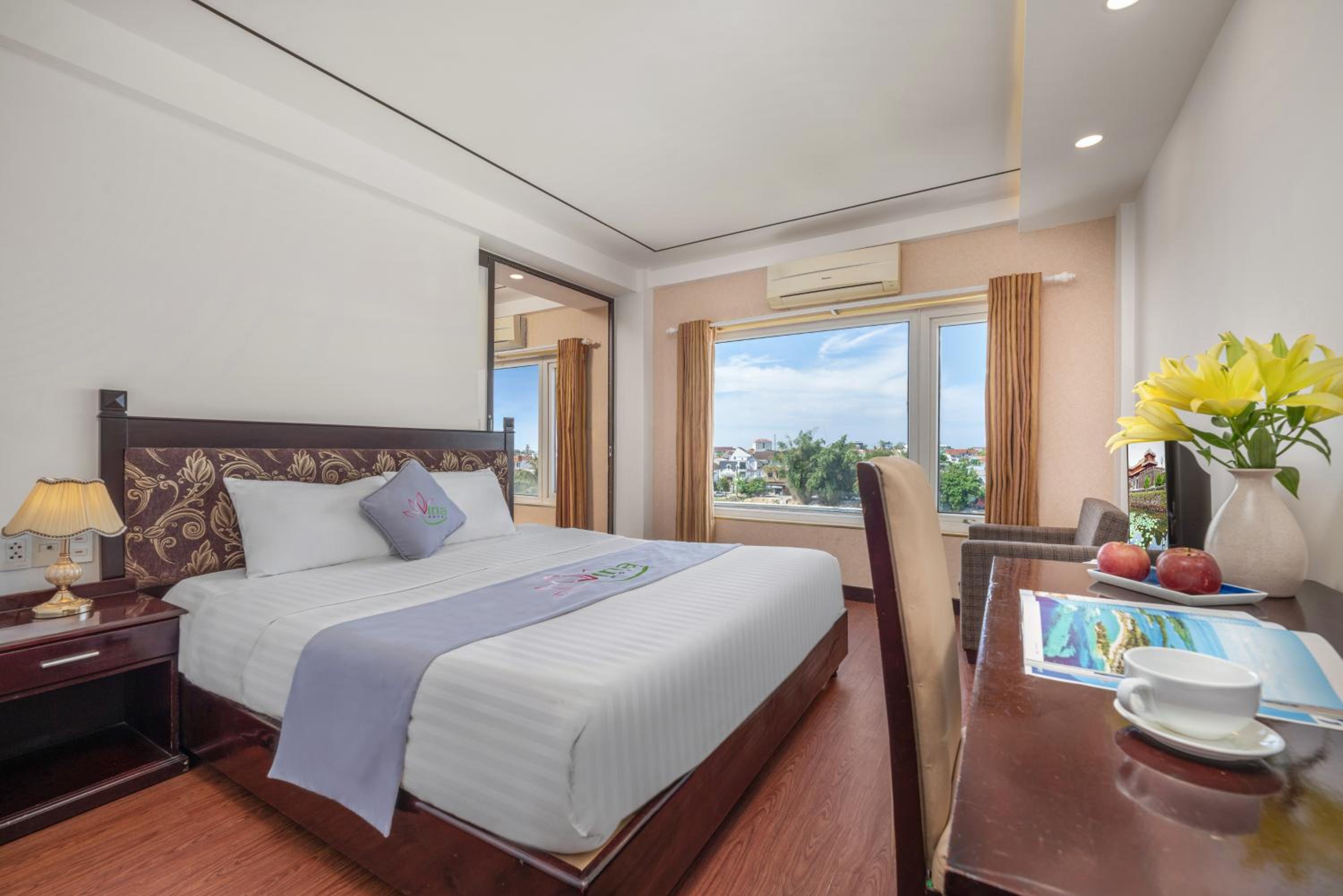 Deluxe Family Room with Garden View photo 3