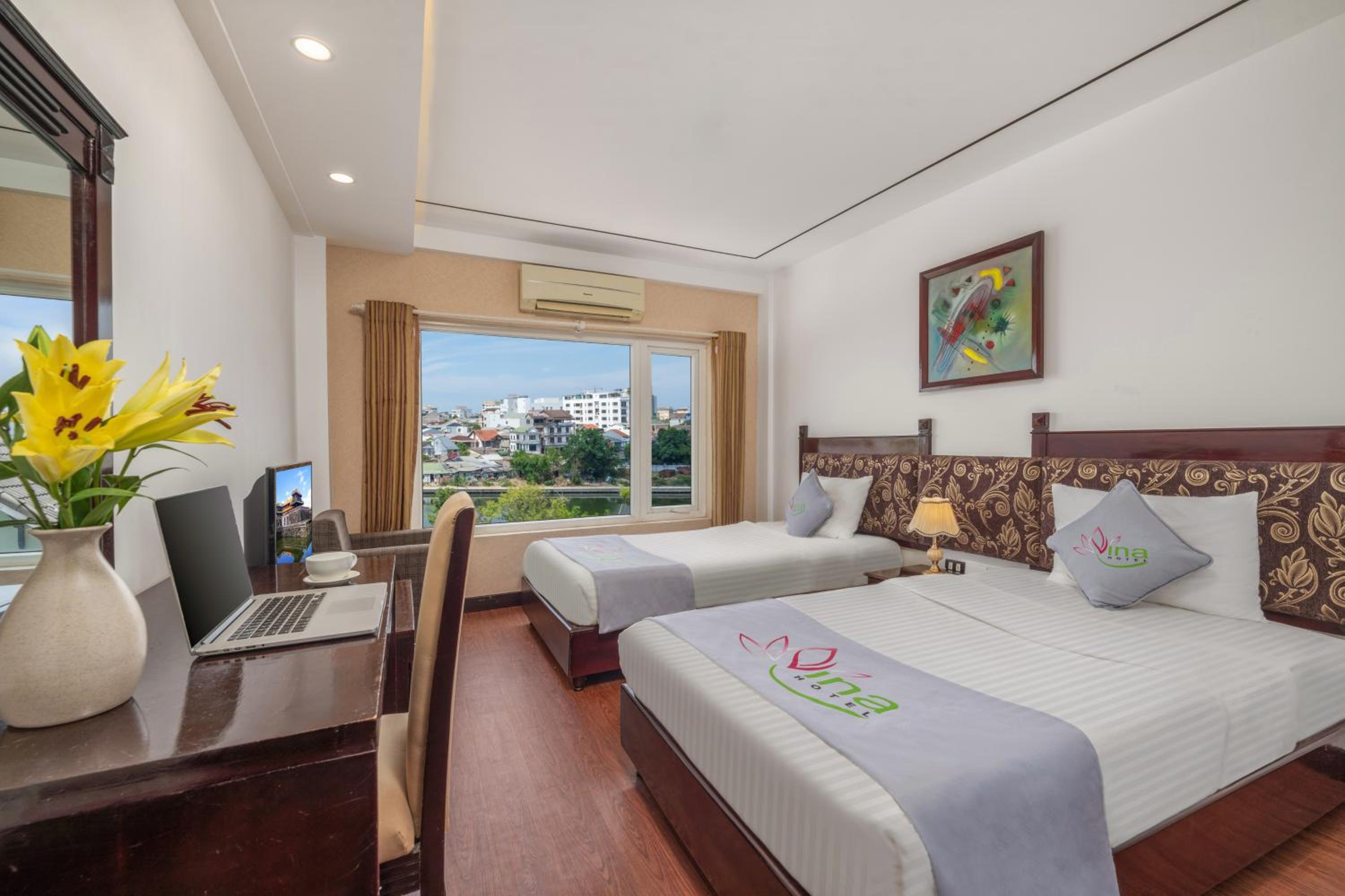 Deluxe Twin Room with River View photo 2
