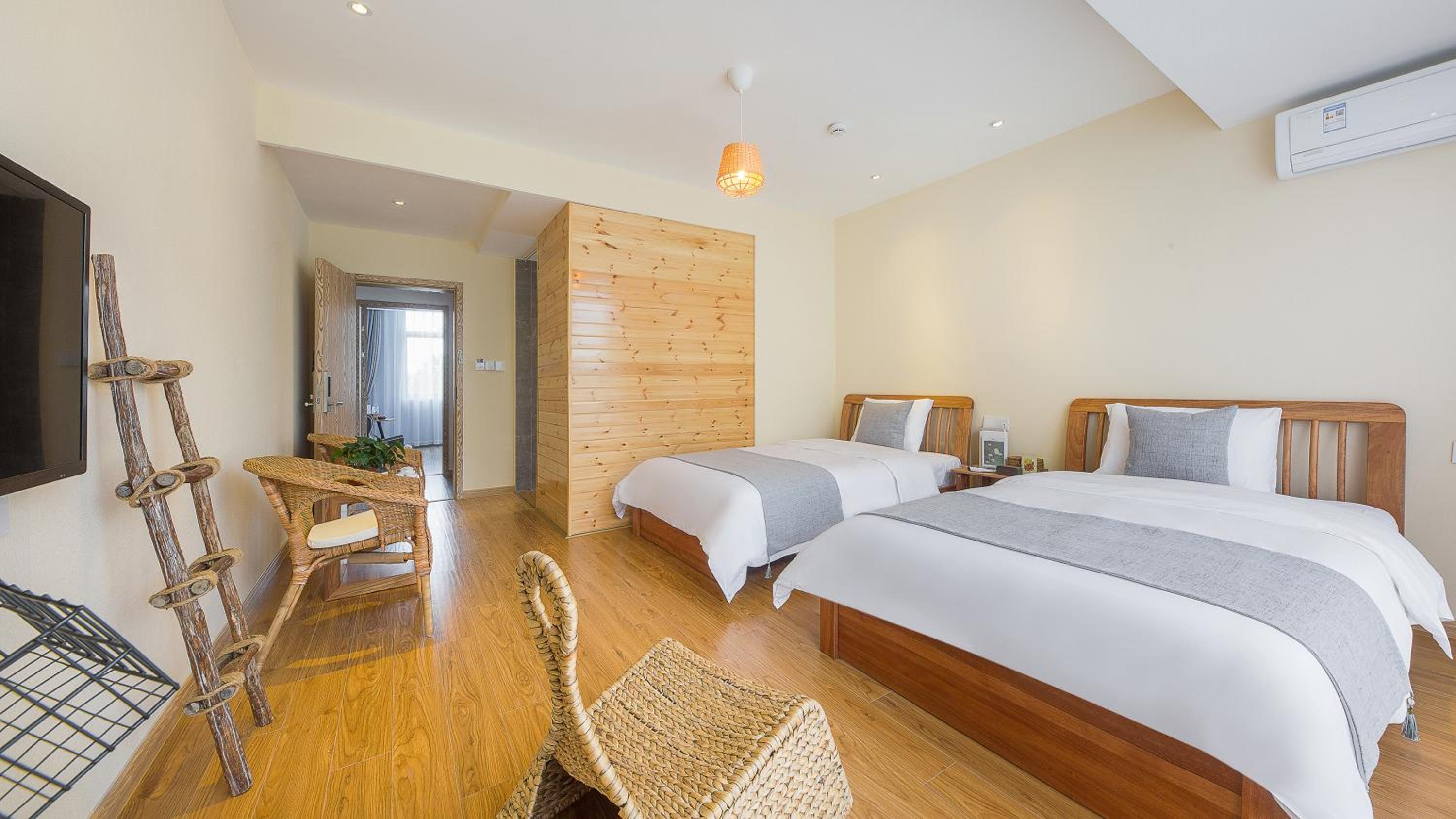 Twin Room with Lake View photo 2