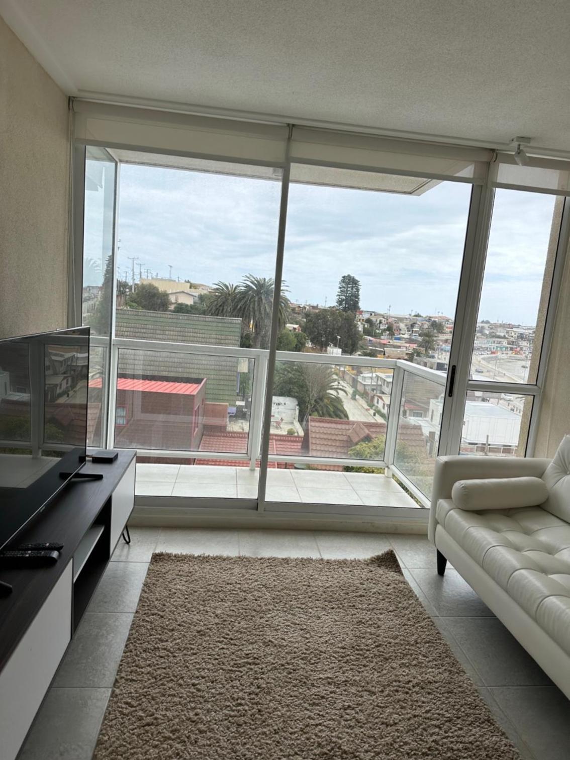 Two-Bedroom Apartment With Balcony And Sea View photo 1