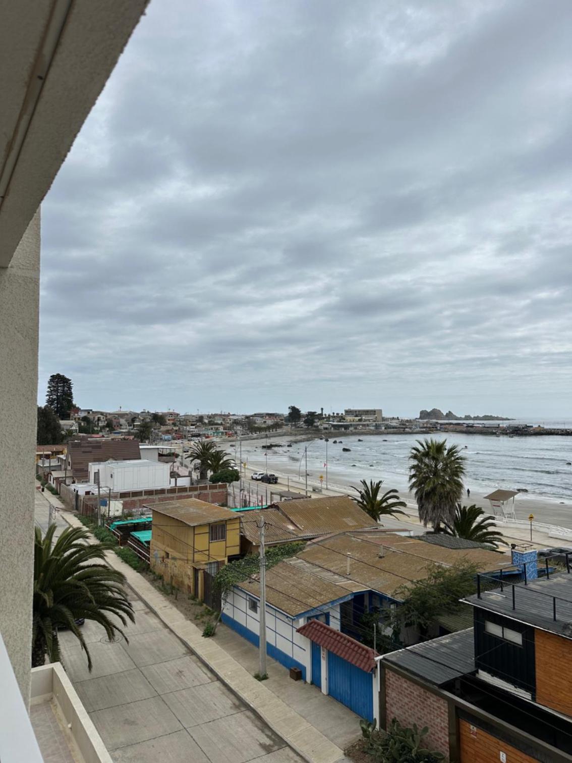 Two-Bedroom Apartment With Balcony And Sea View photo 2