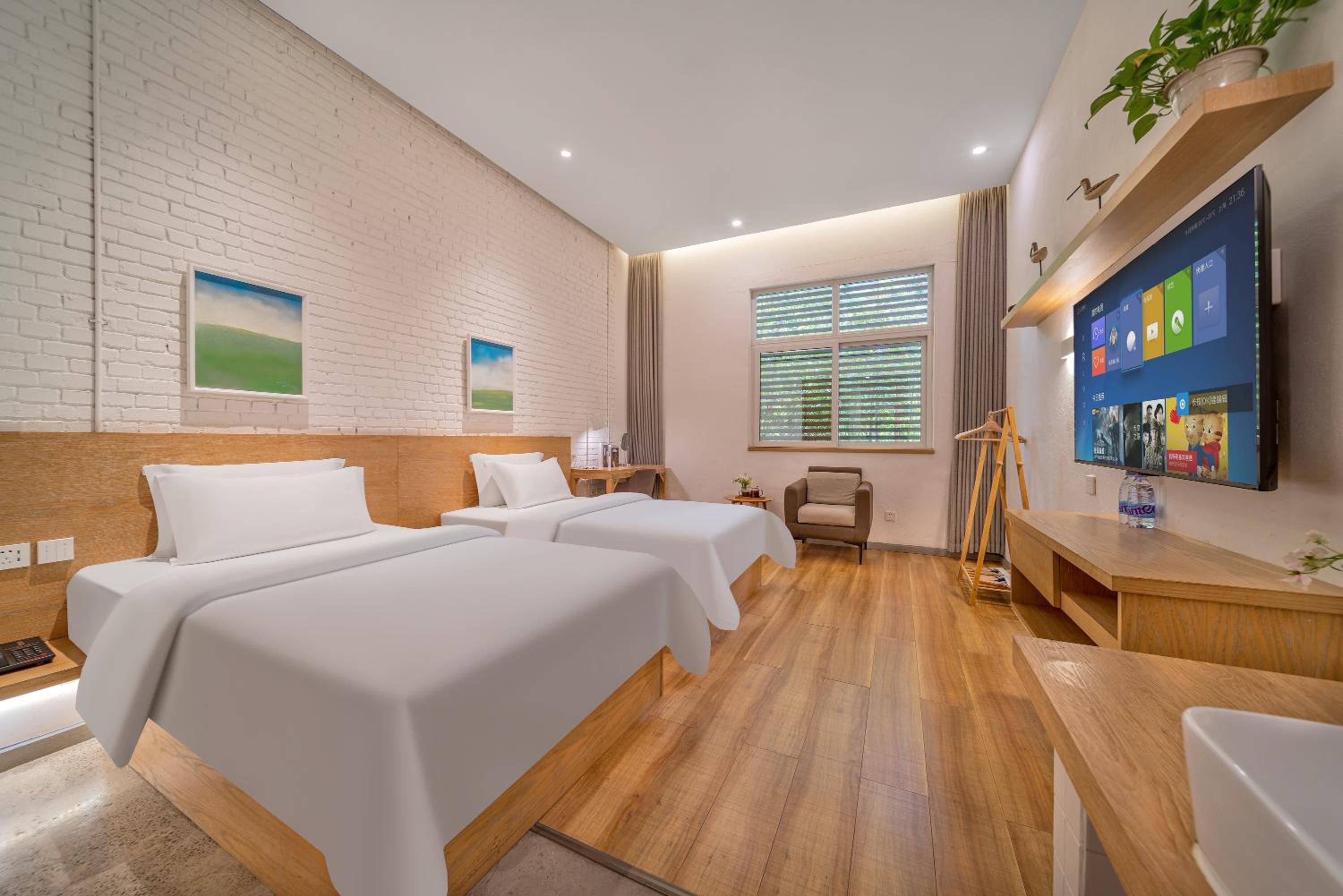 Courtyard Twin Room