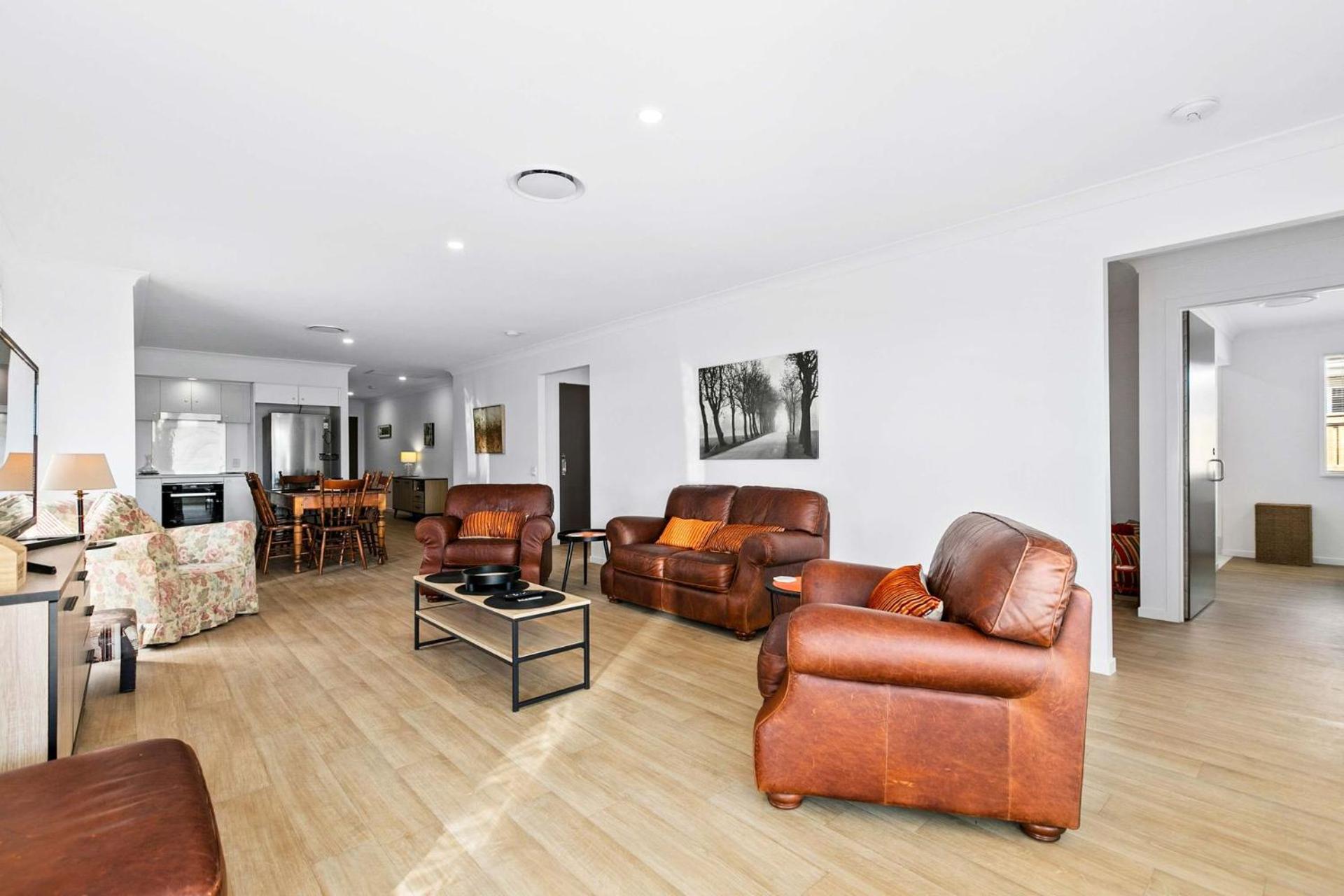 Four-Bedroom House photo 1