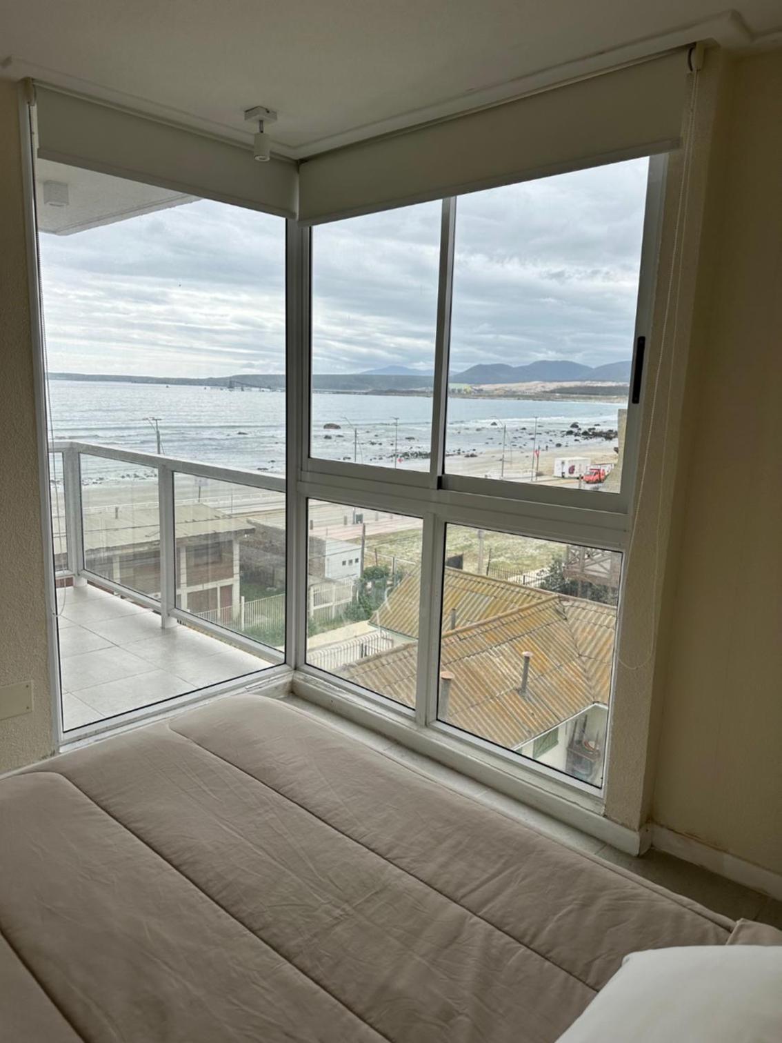 Two-Bedroom Apartment With Balcony And Sea View photo 2