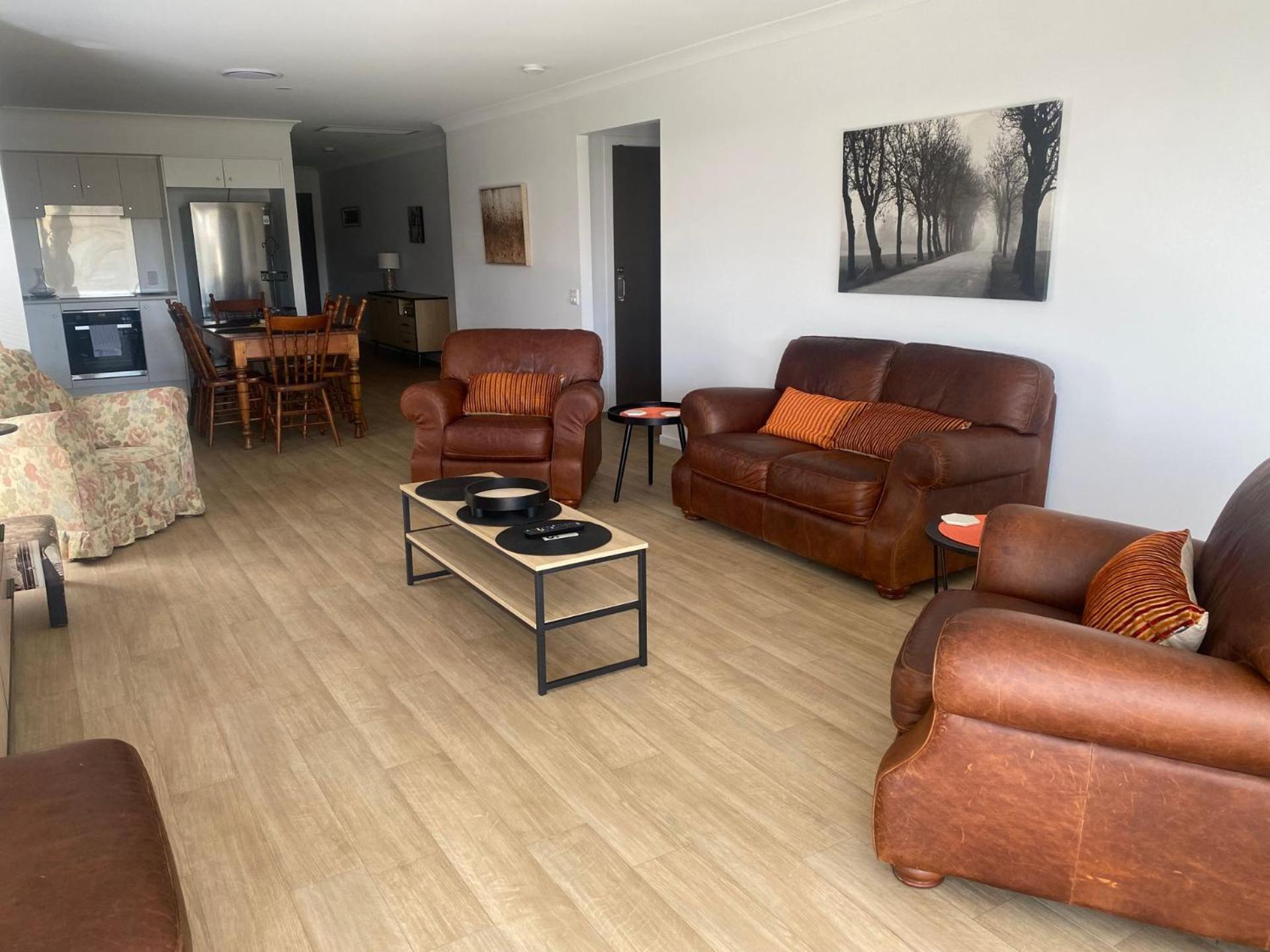 Four-Bedroom House photo 2