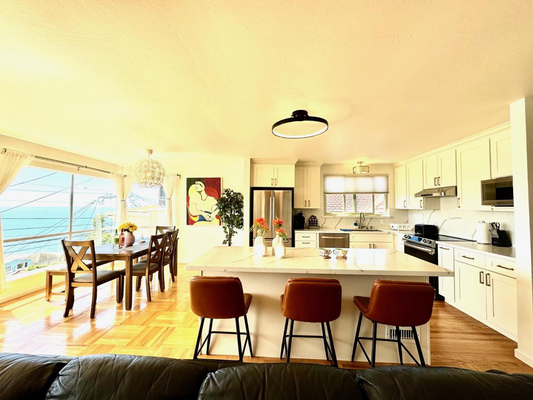 Four-Bedroom Deluxe Home - Oceanfront photo 2