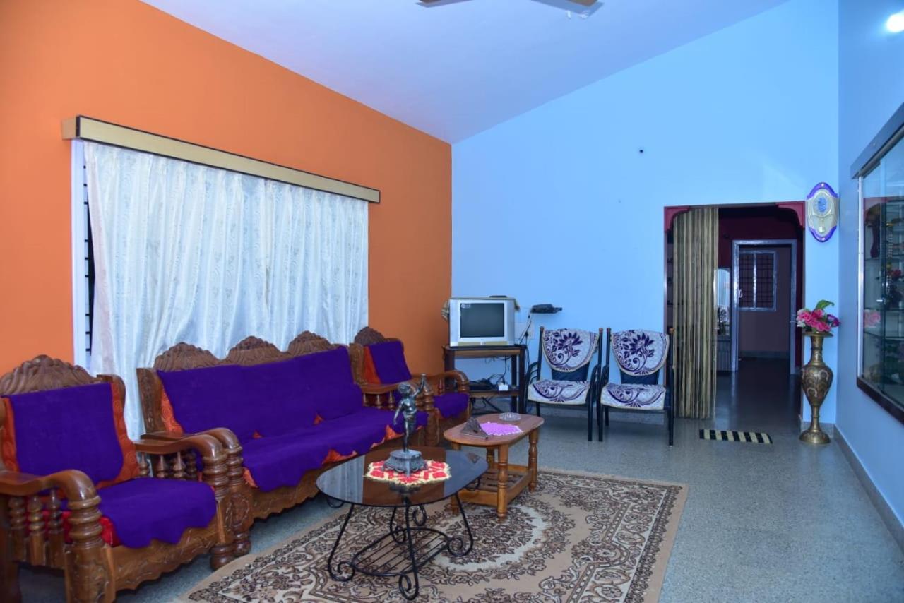 10-Bed Mixed Dormitory Room photo 3