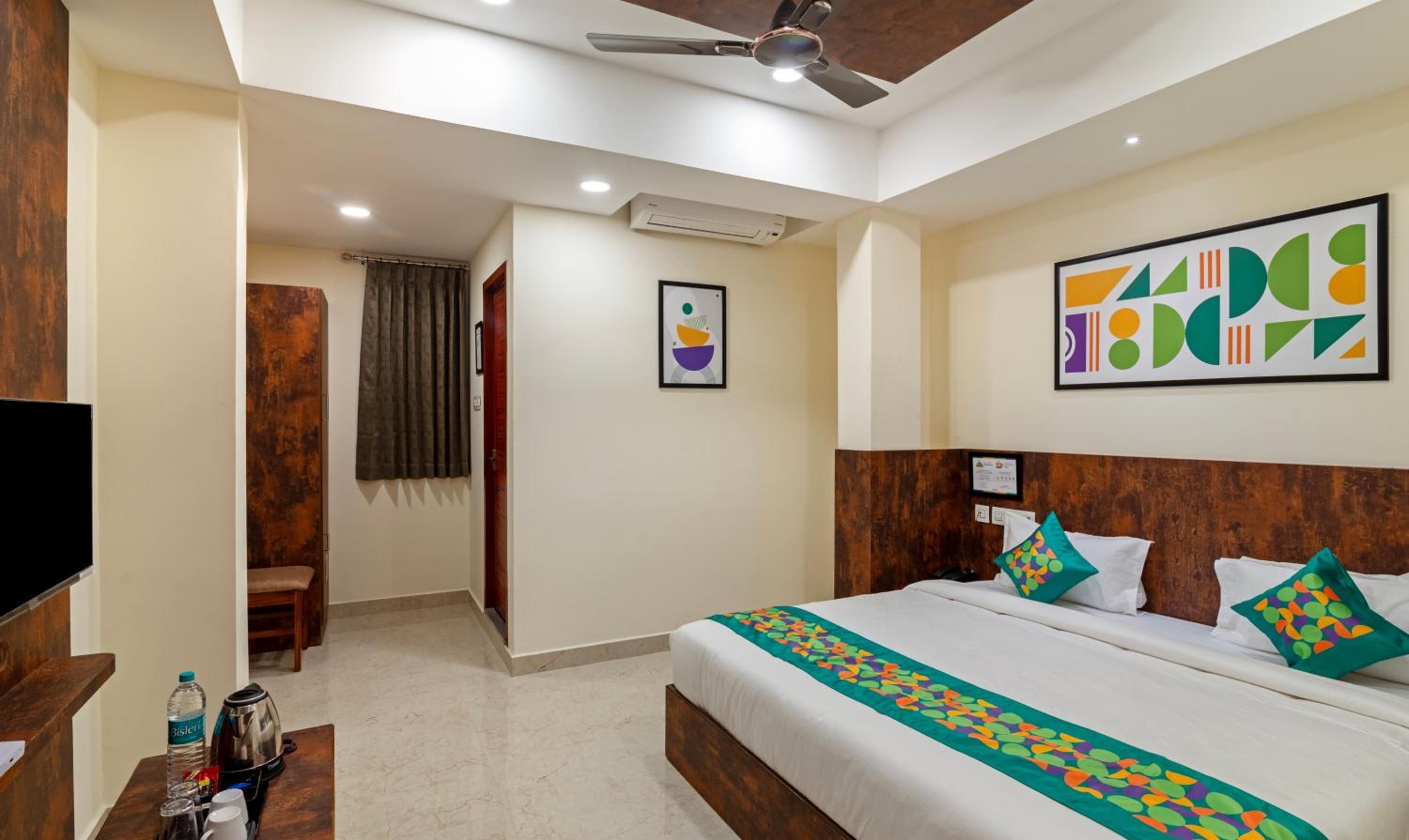 Deluxe Room - Photo 8