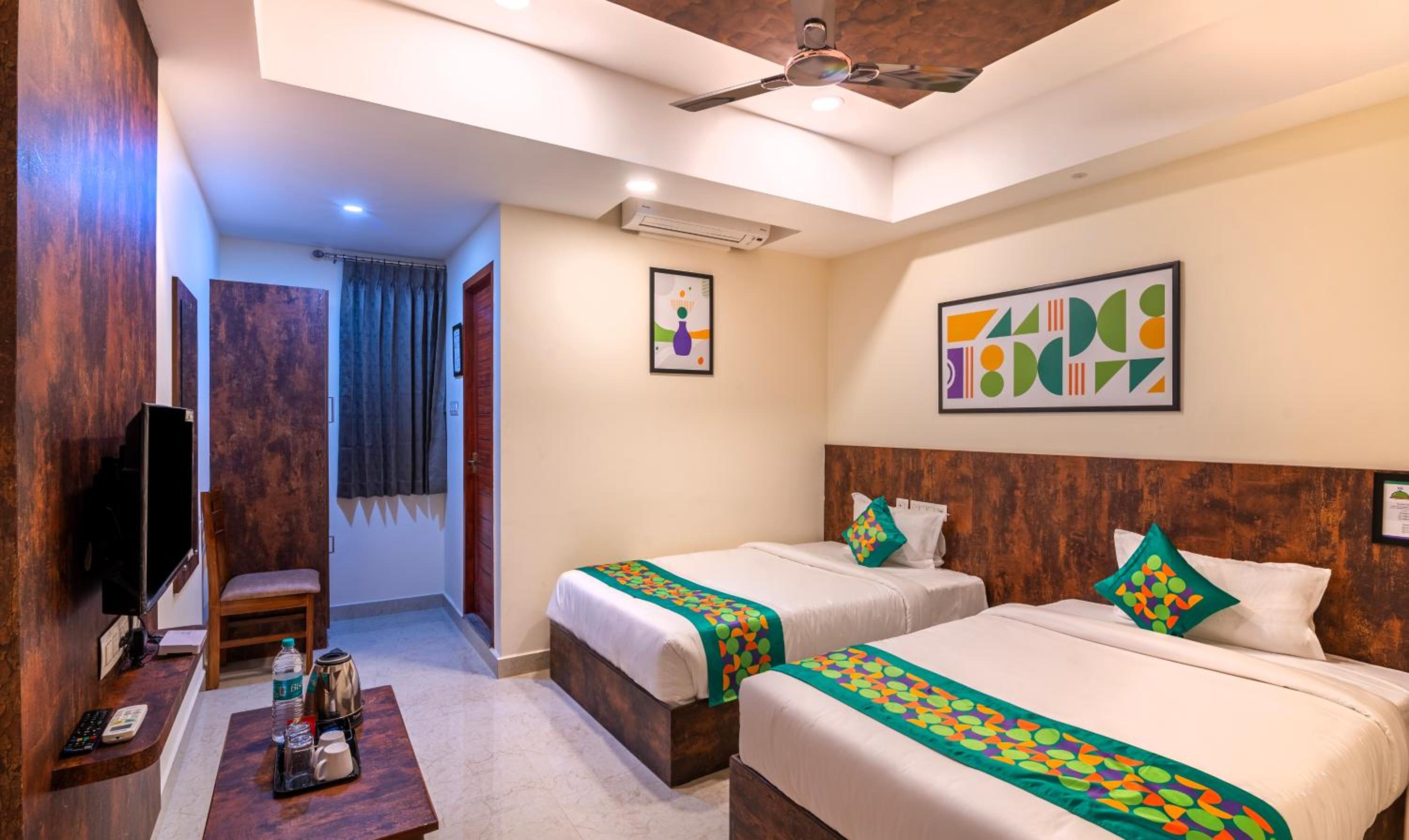 Deluxe Room - Photo 5