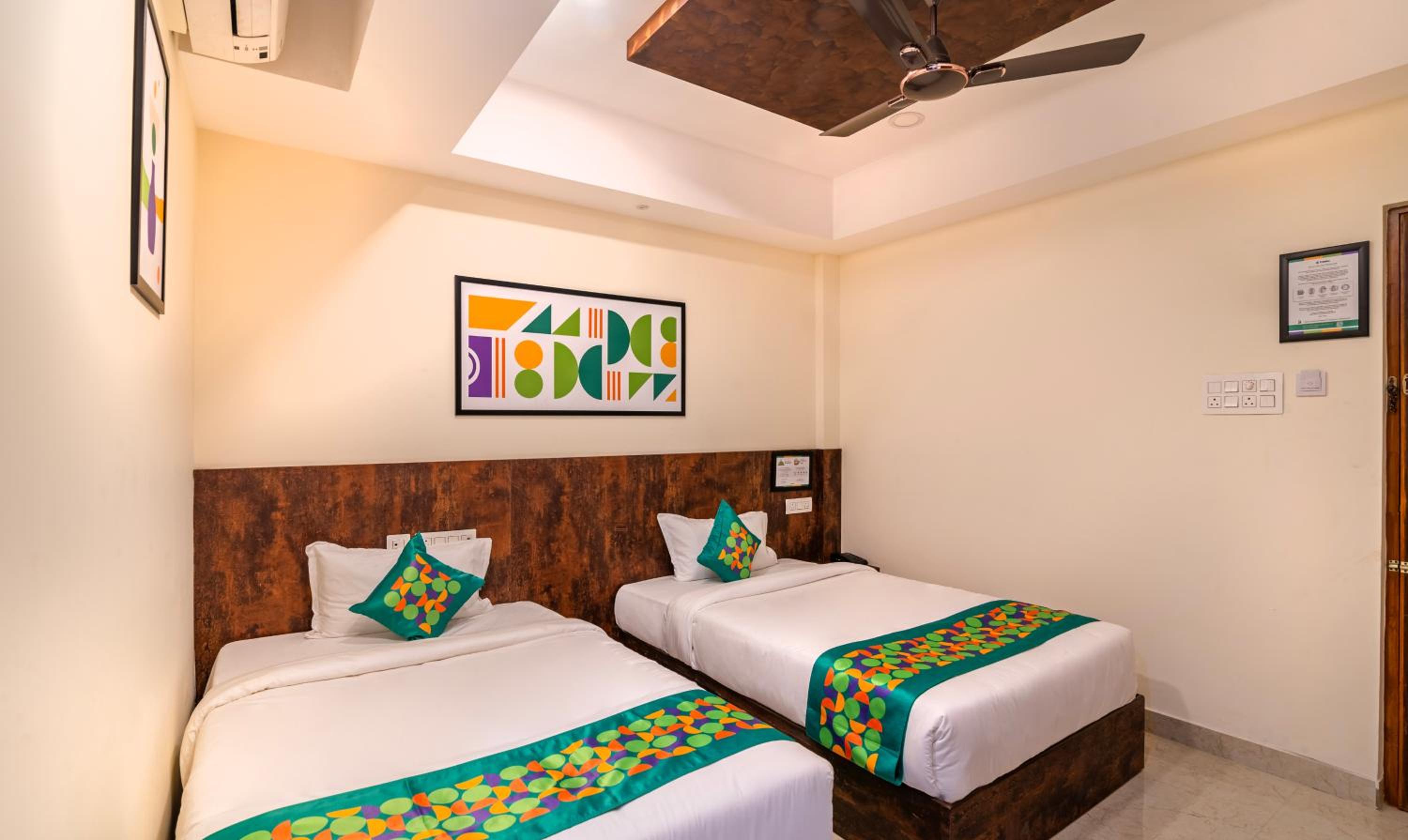 Deluxe Room - Photo 3