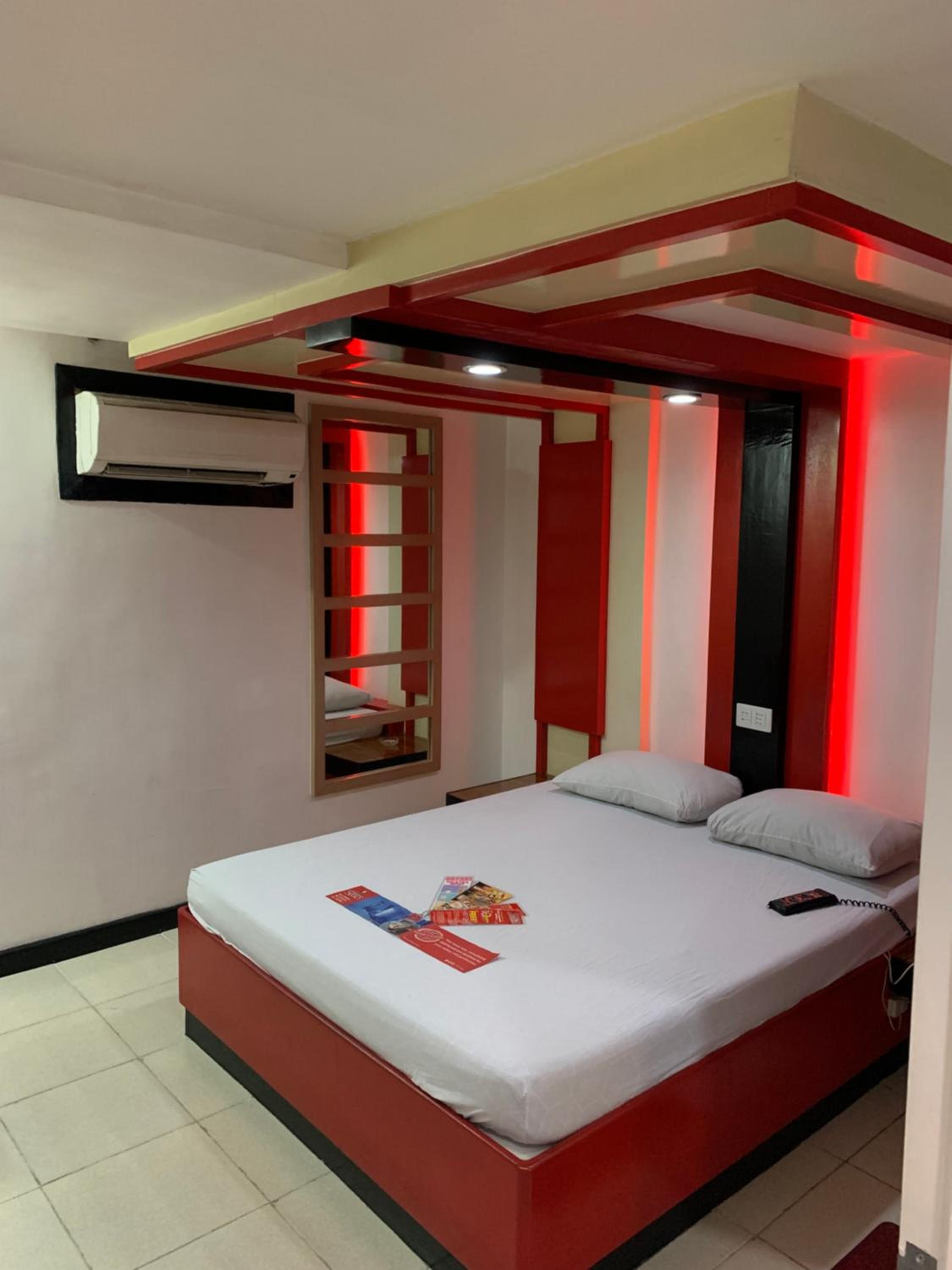 Deluxe Room - Photo 6