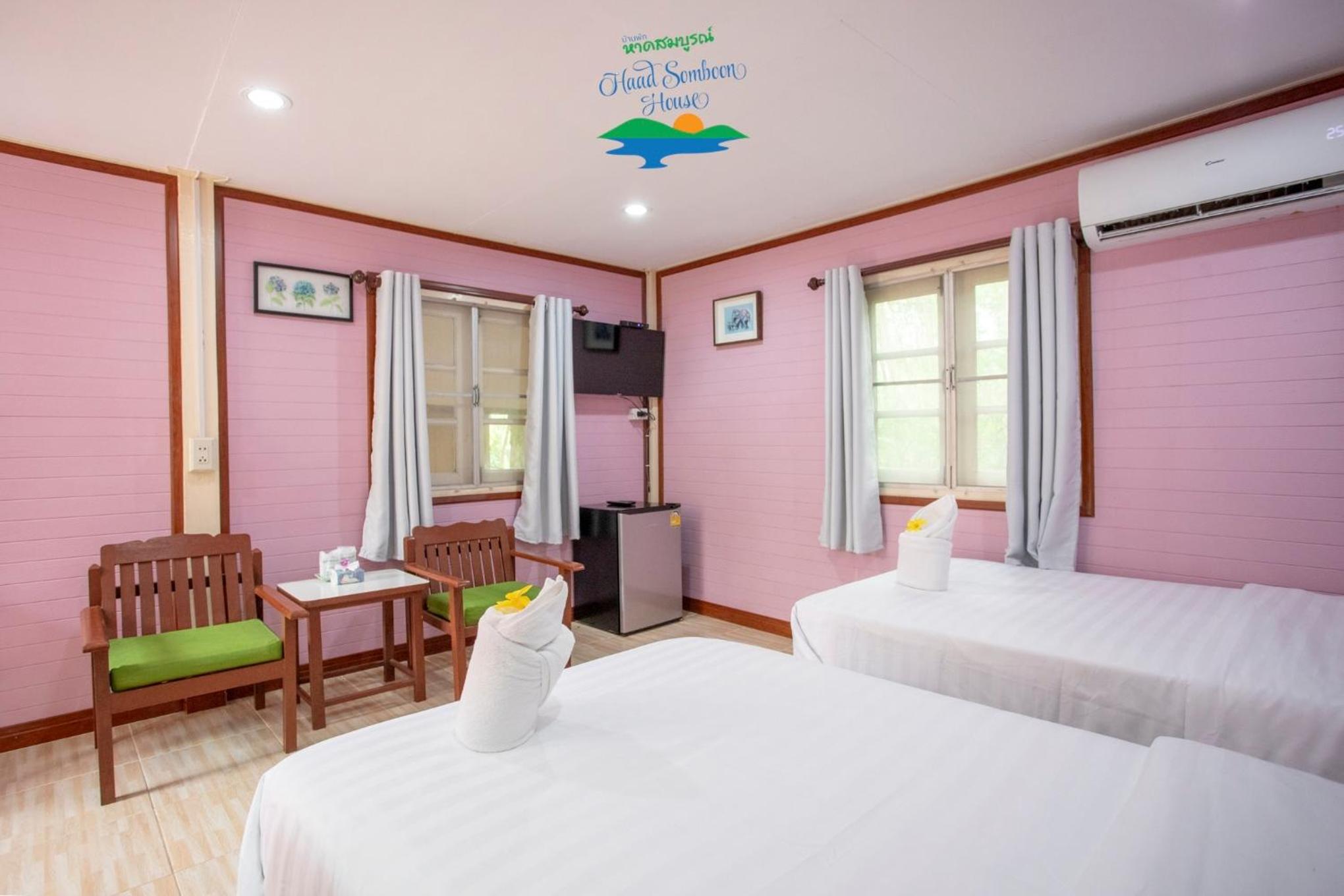 Twin Room with Balcony - Photo 9