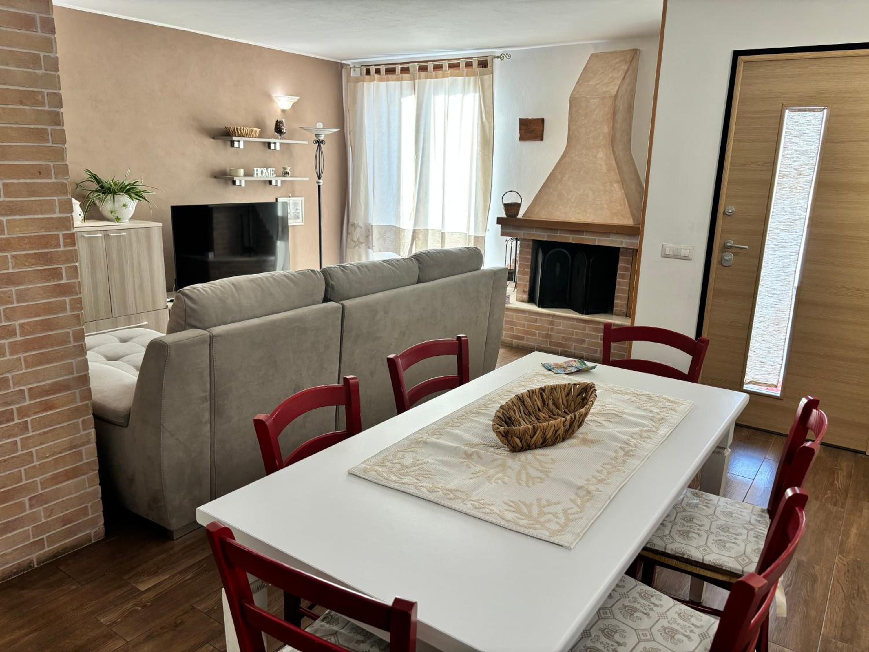Three-Bedroom Apartment photo 1
