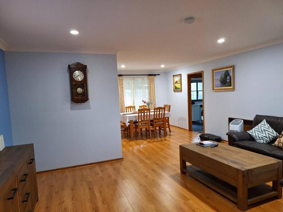Three-Bedroom House photo 3