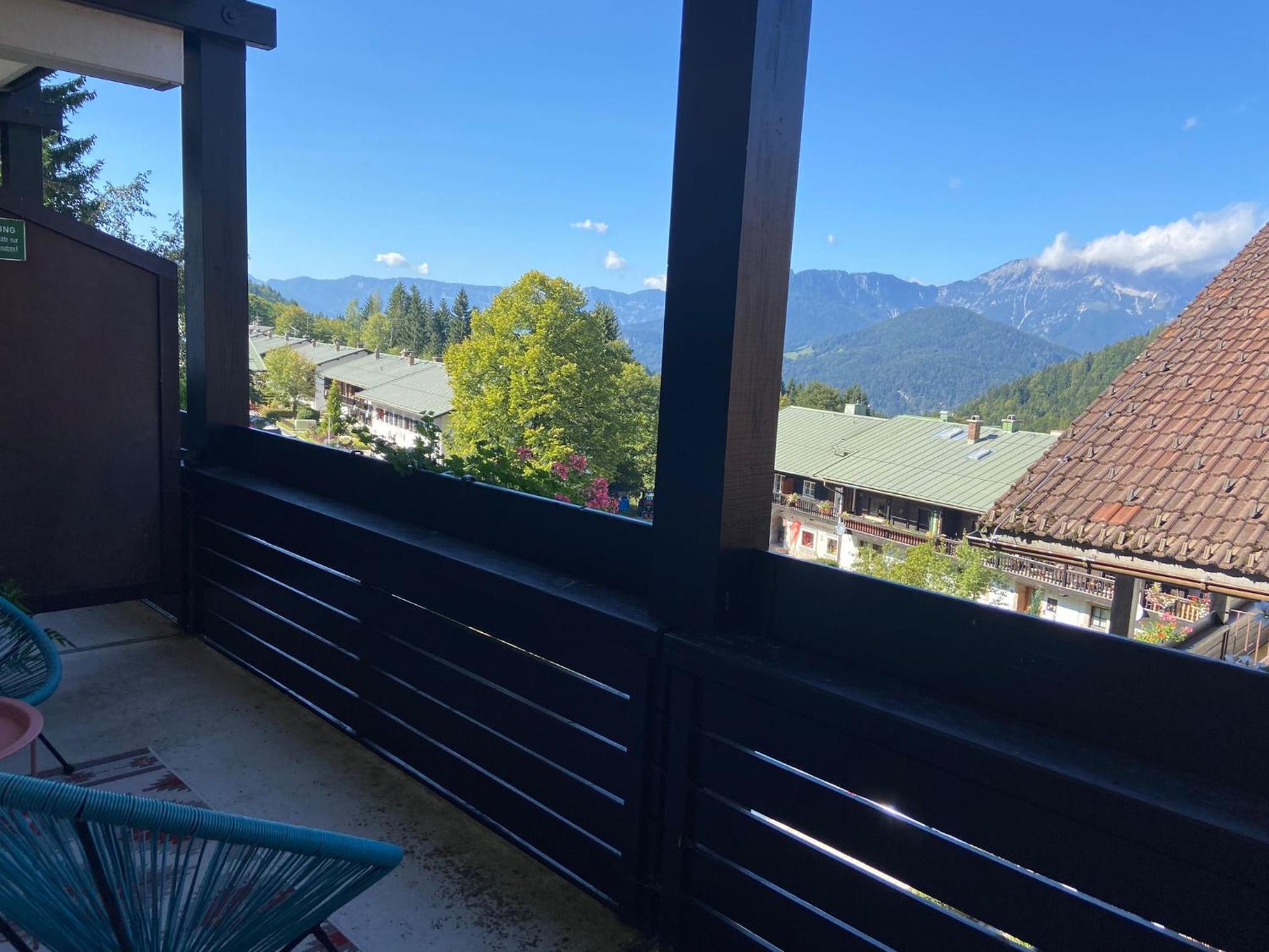 Deluxe Double Room with Balcony - Photo 5