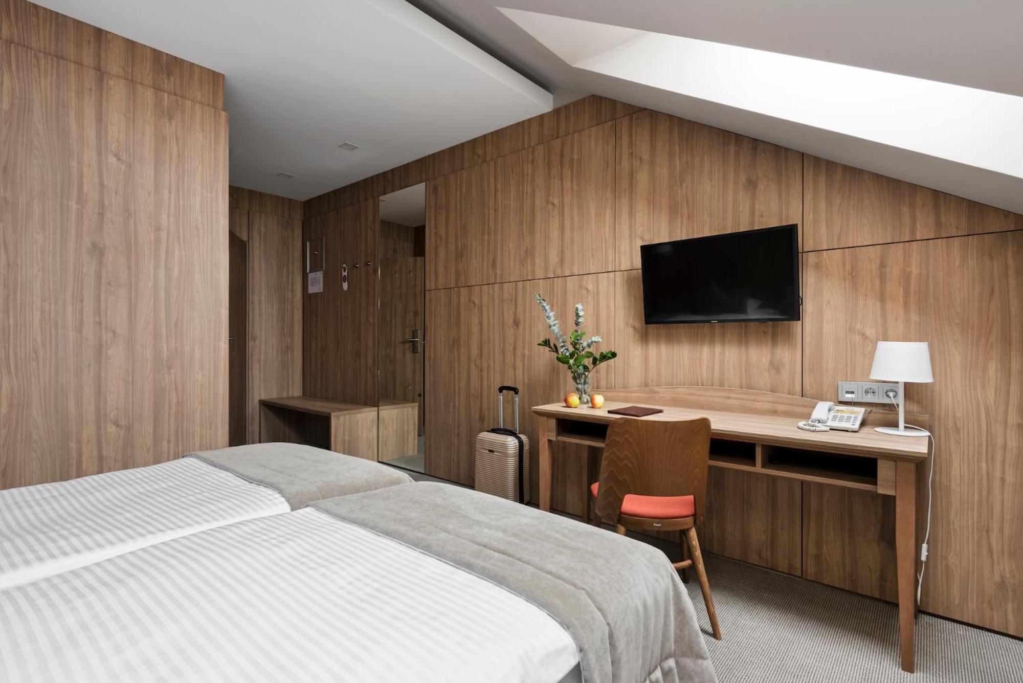 Mansard Twin Room - Photo 3