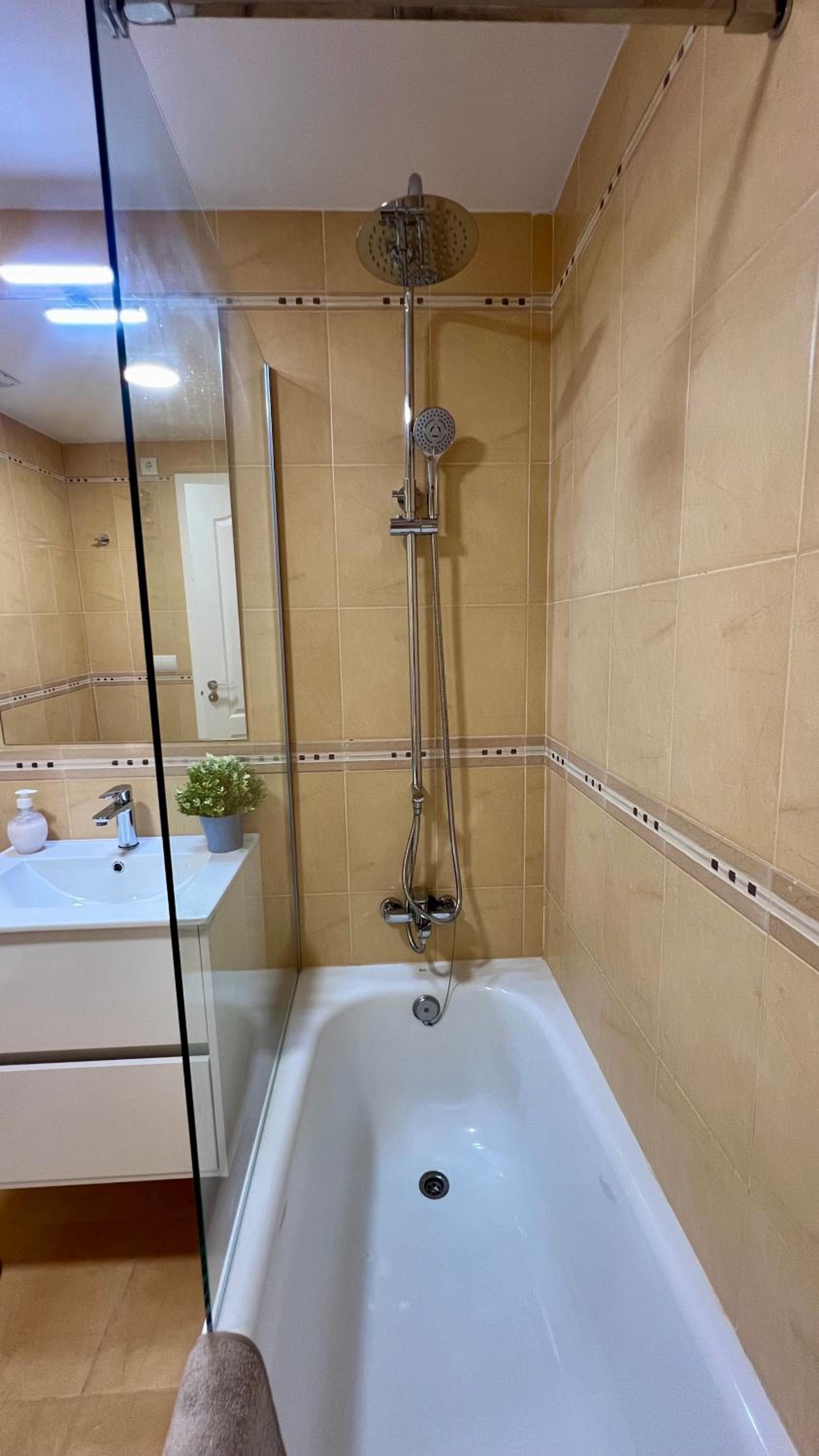 Three-Bedroom Apartment With Sea View photo 3