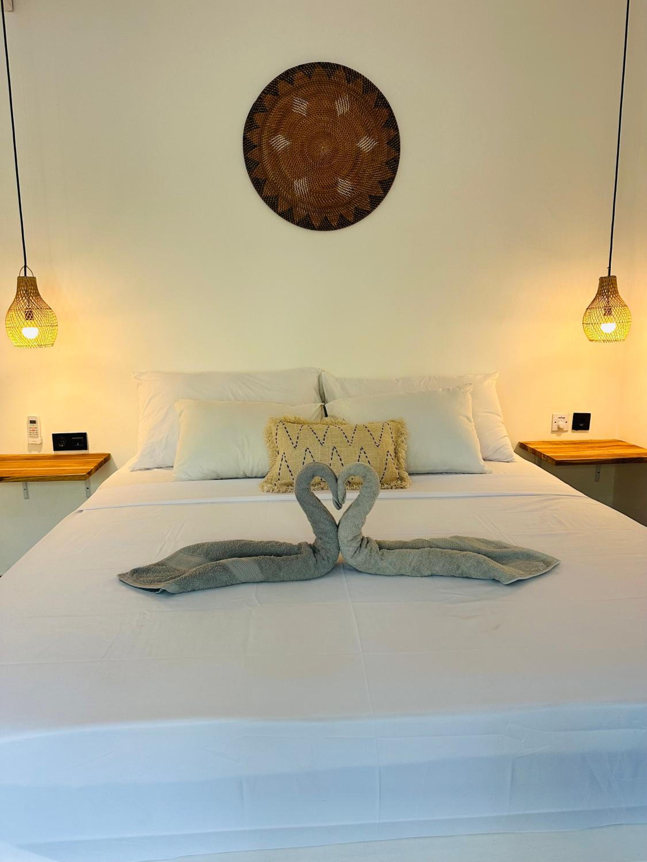 Deluxe Room - Photo 16