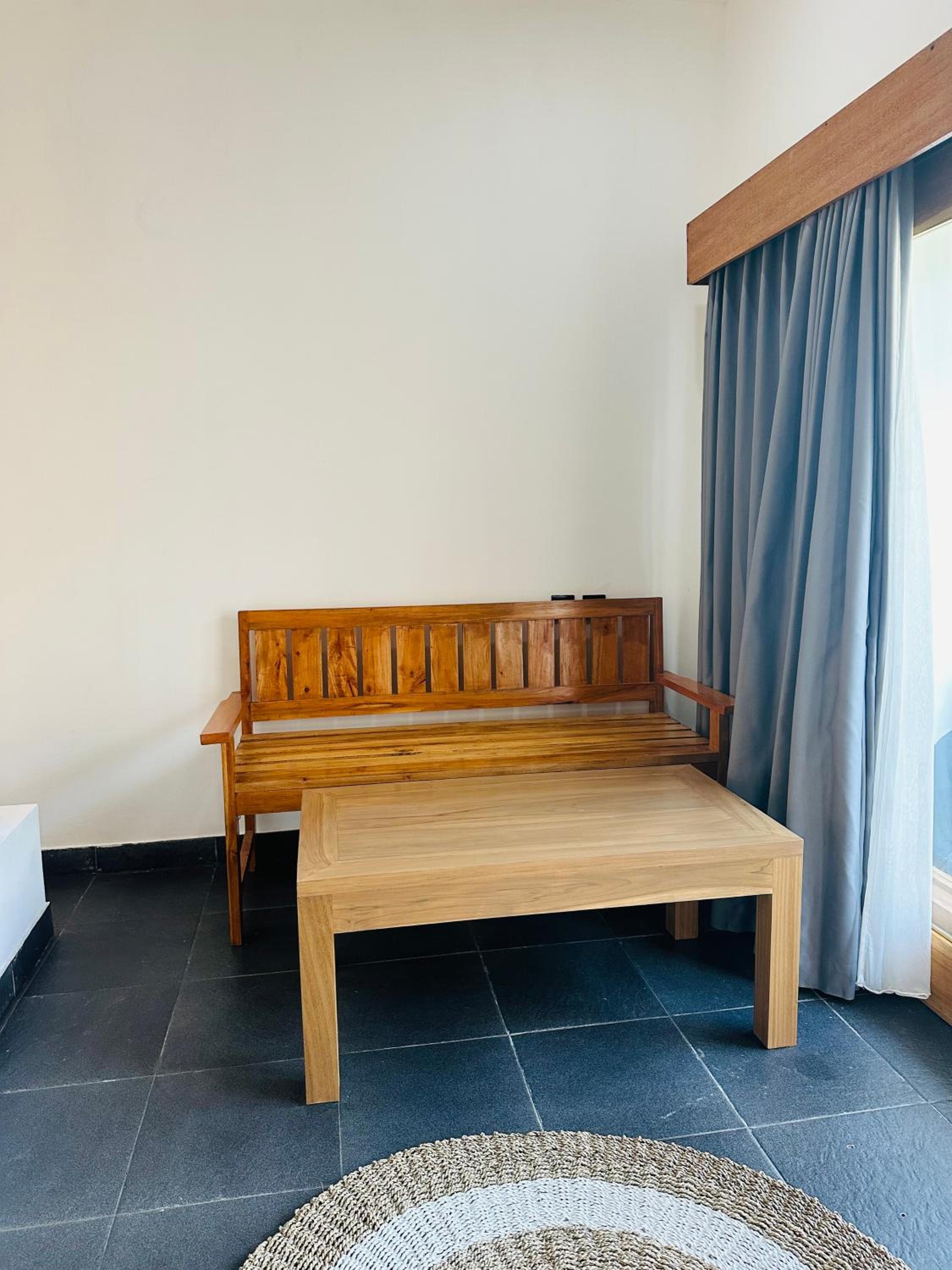 Deluxe Room - Photo 11
