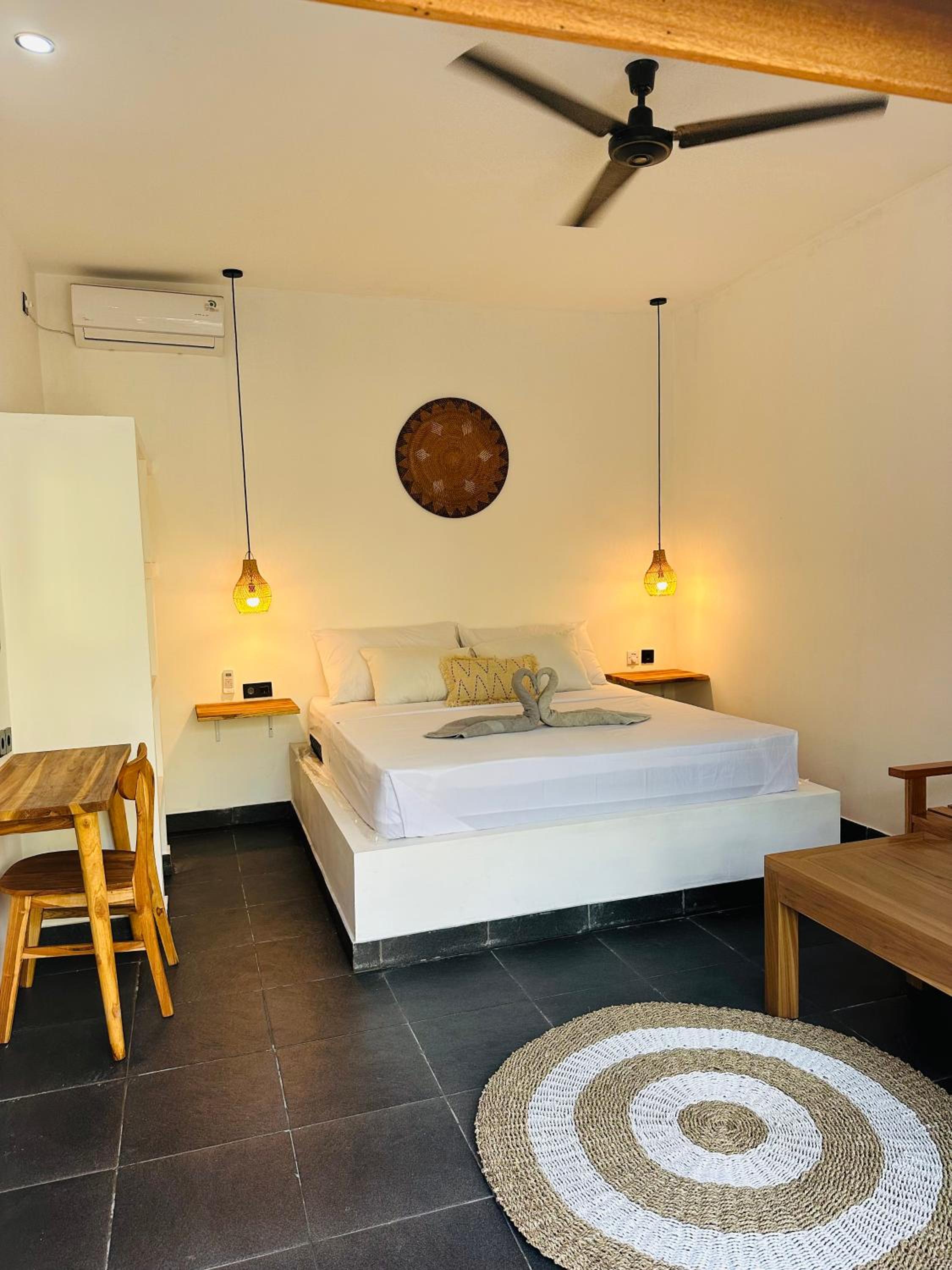 Deluxe Room - Photo 9
