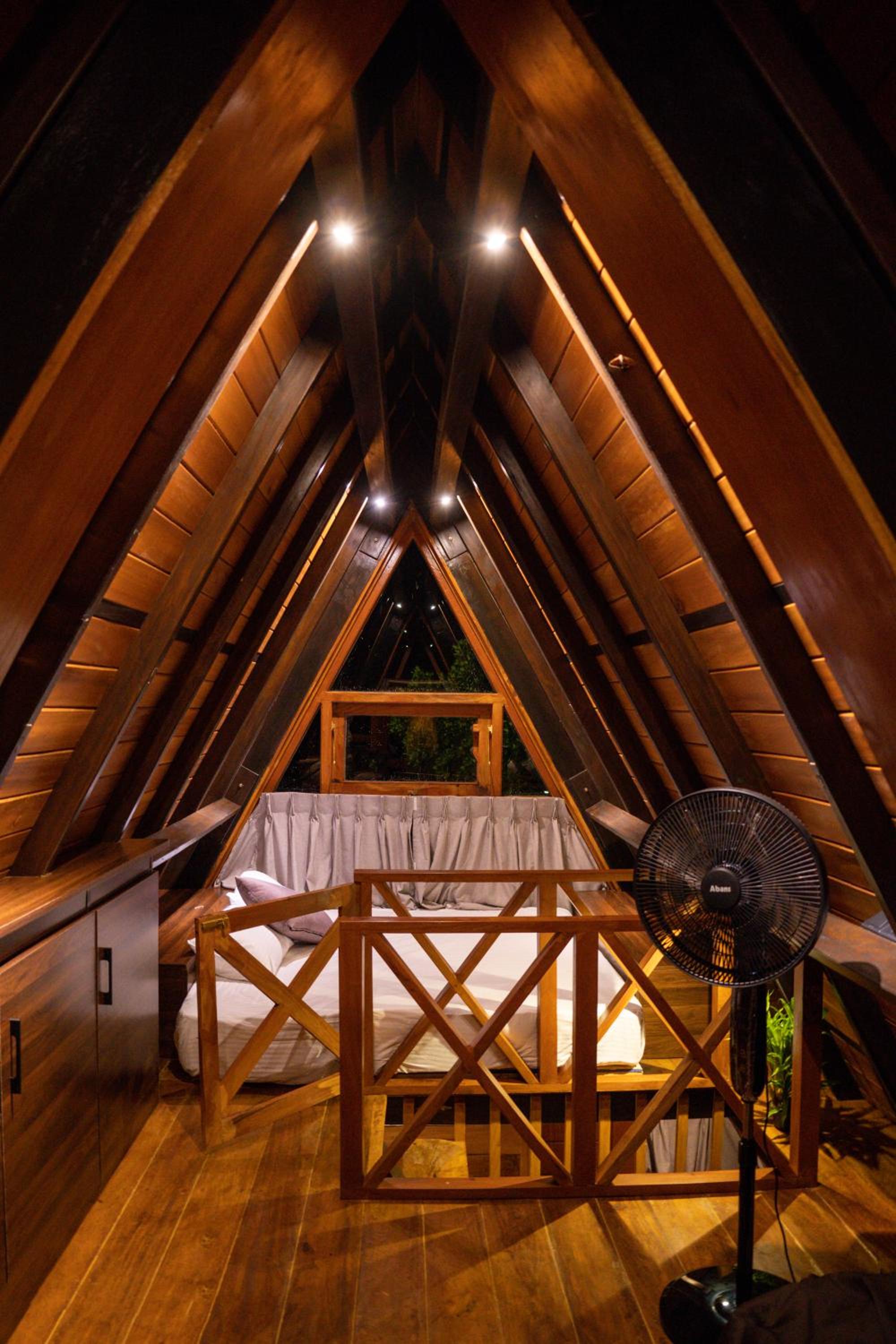 Family Room with Mountain View photo 1