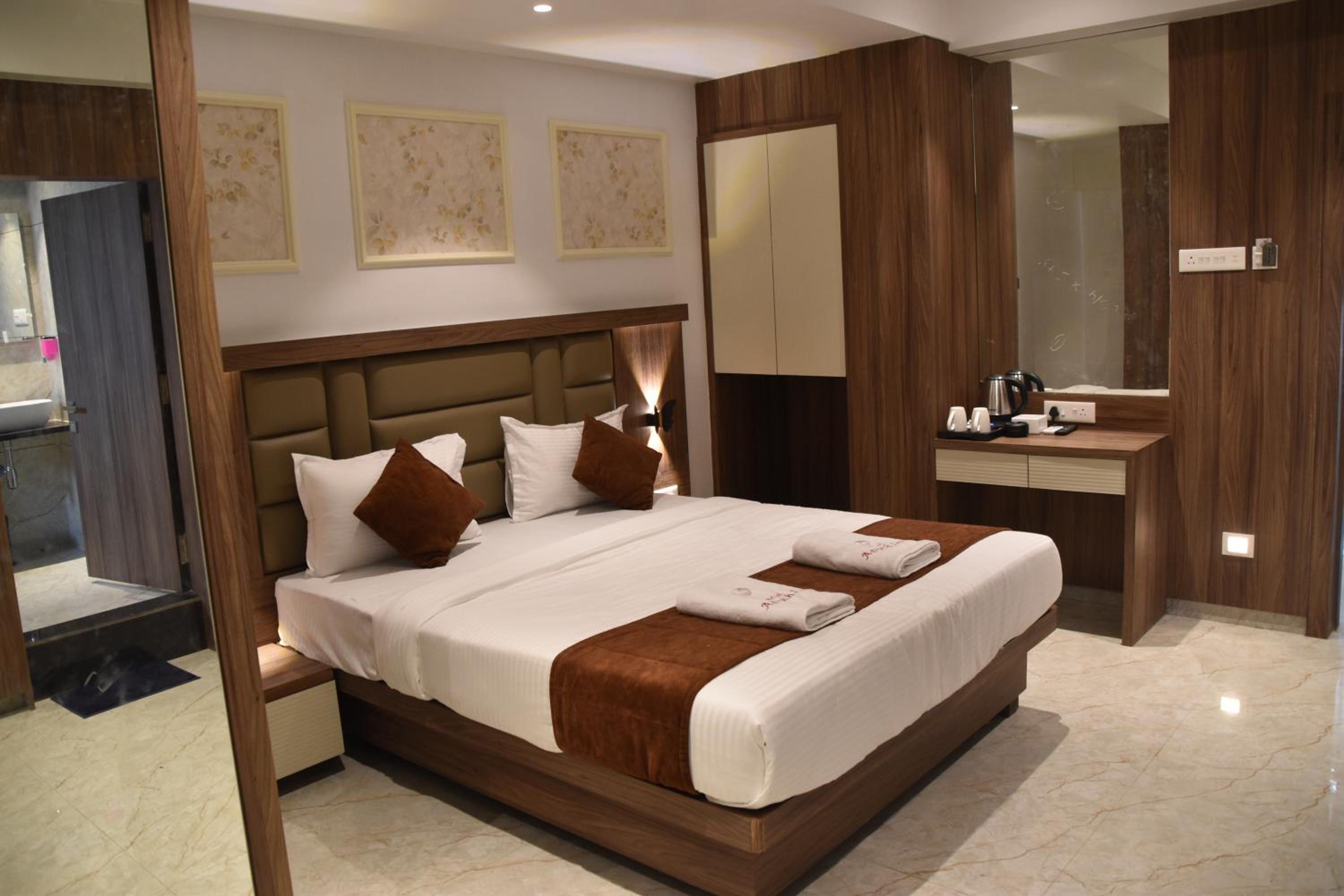 Deluxe Suite With Spa Bath photo 1