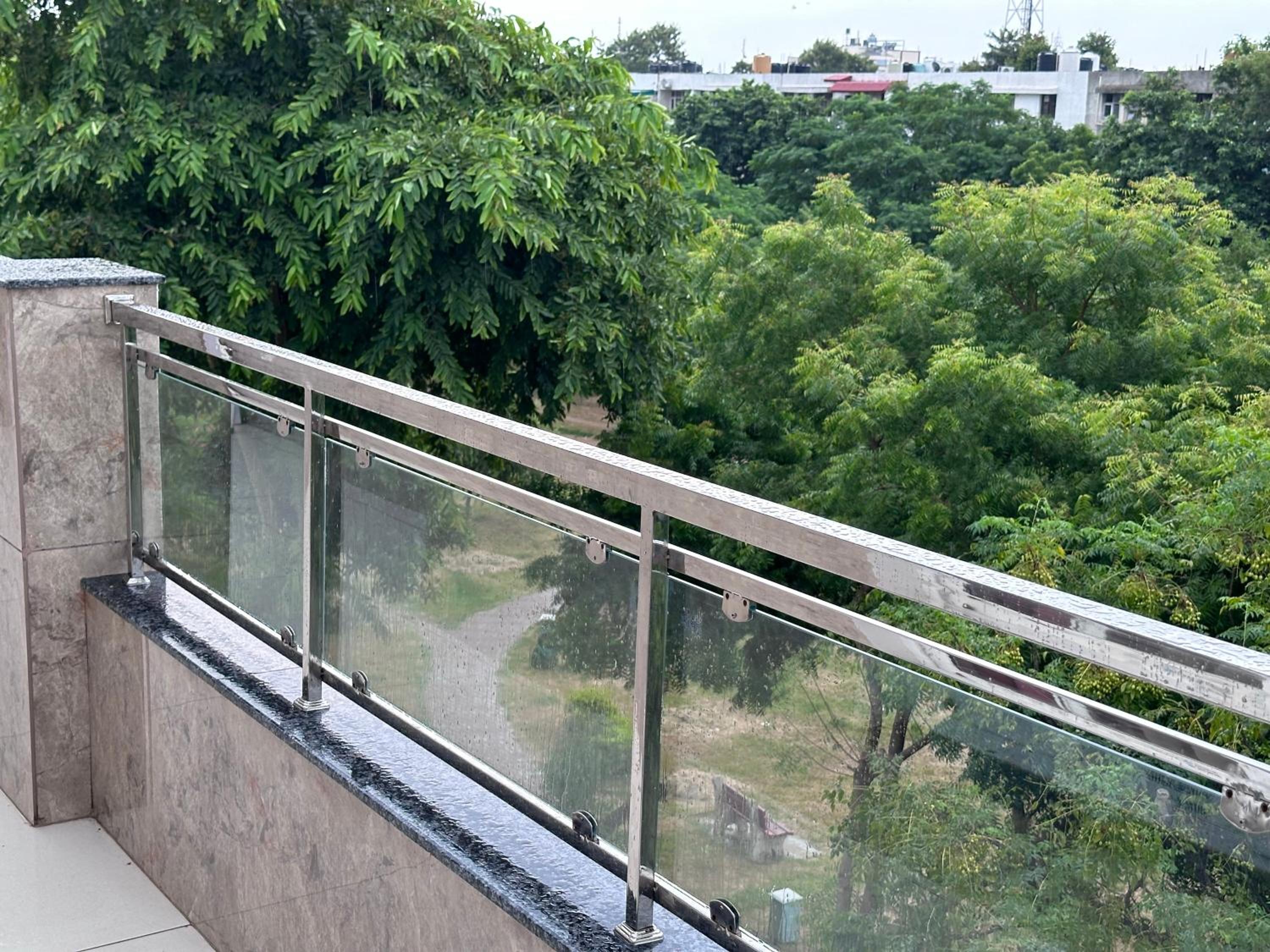 Two-Bedroom Deluxe Apartment With Garden View photo 2