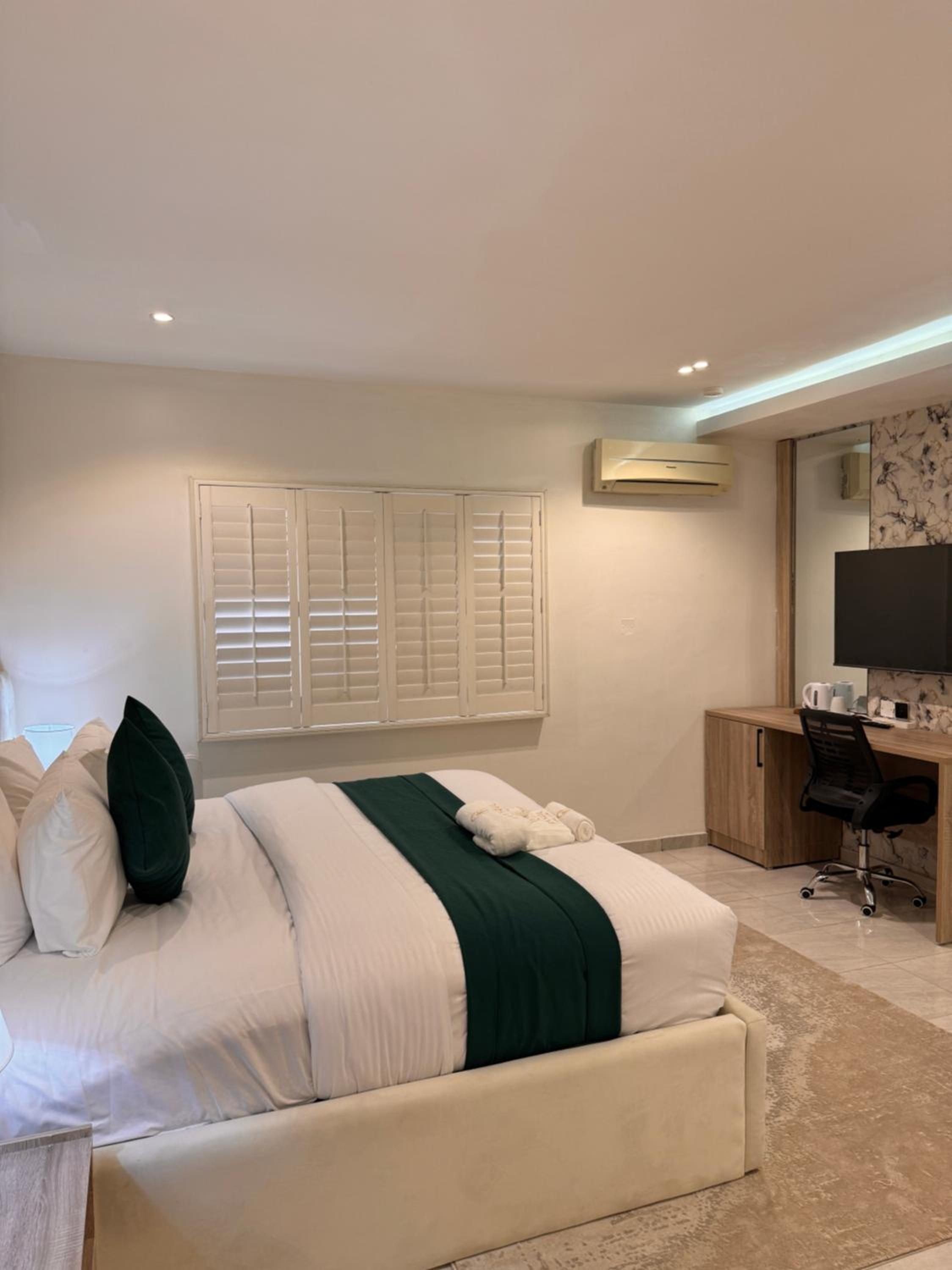 Deluxe King Room