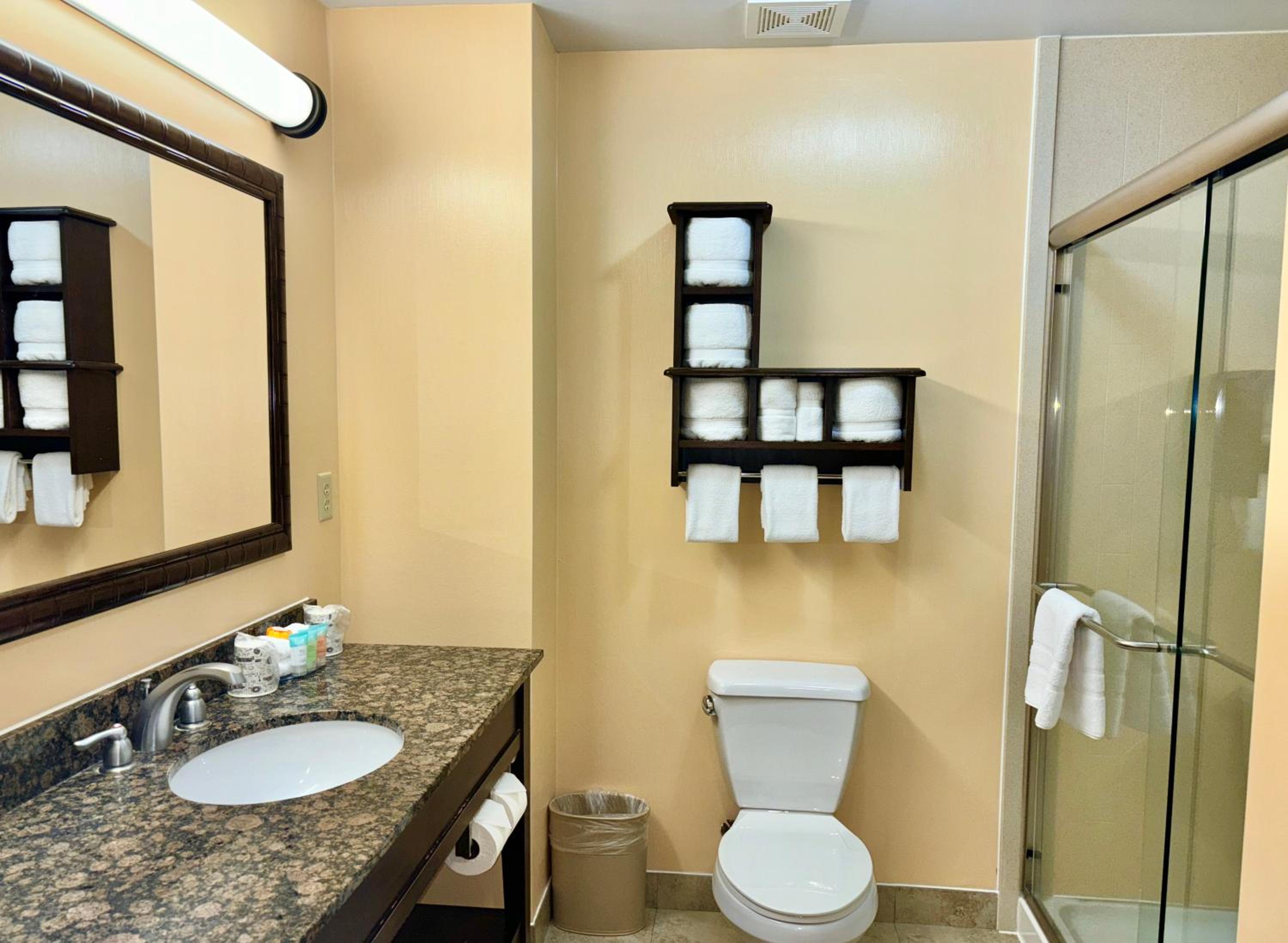 King Room with Partial Water View - Photo 2
