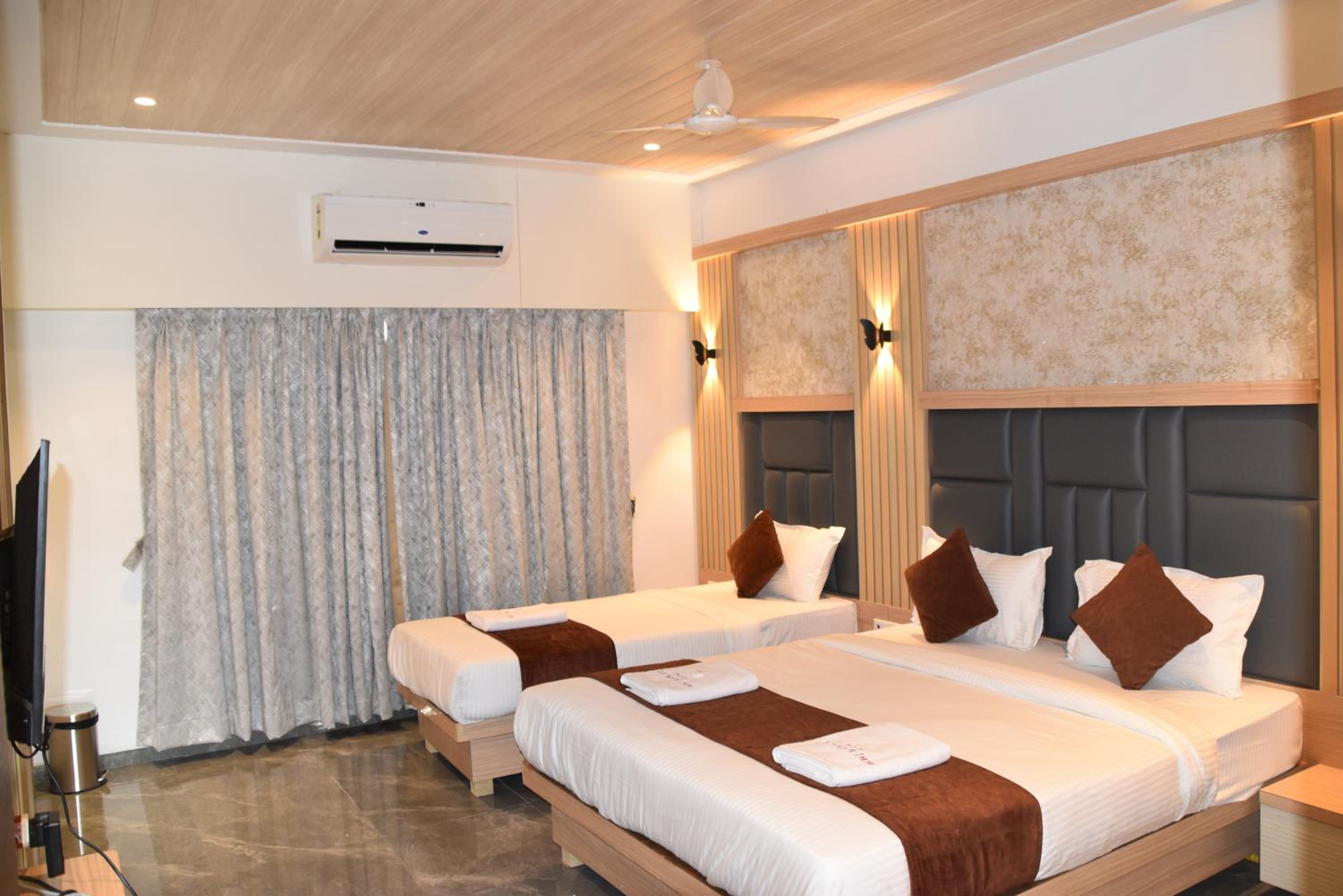 Luxury Triple Room photo 1
