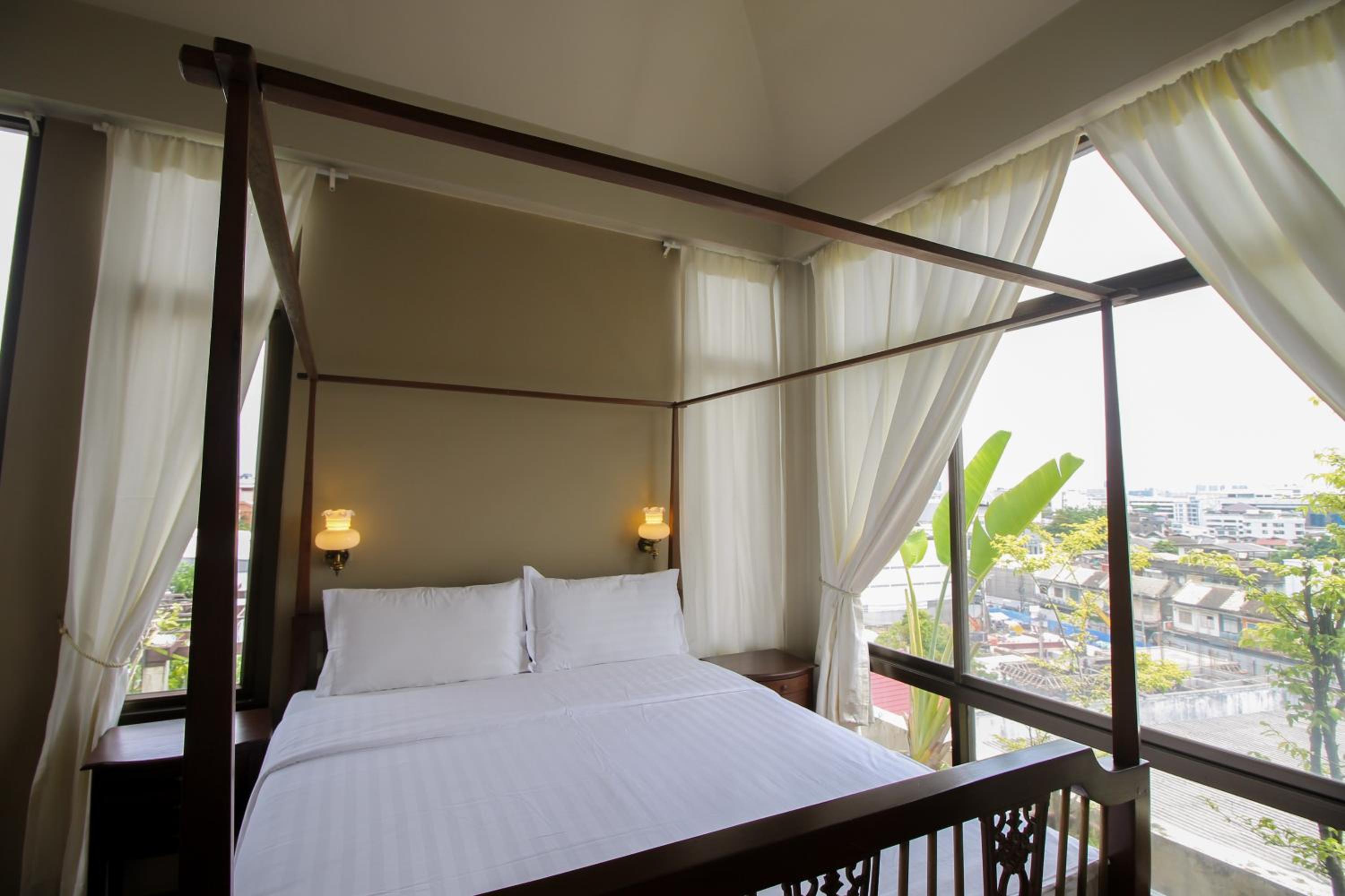 One-Bedroom Suite photo 2