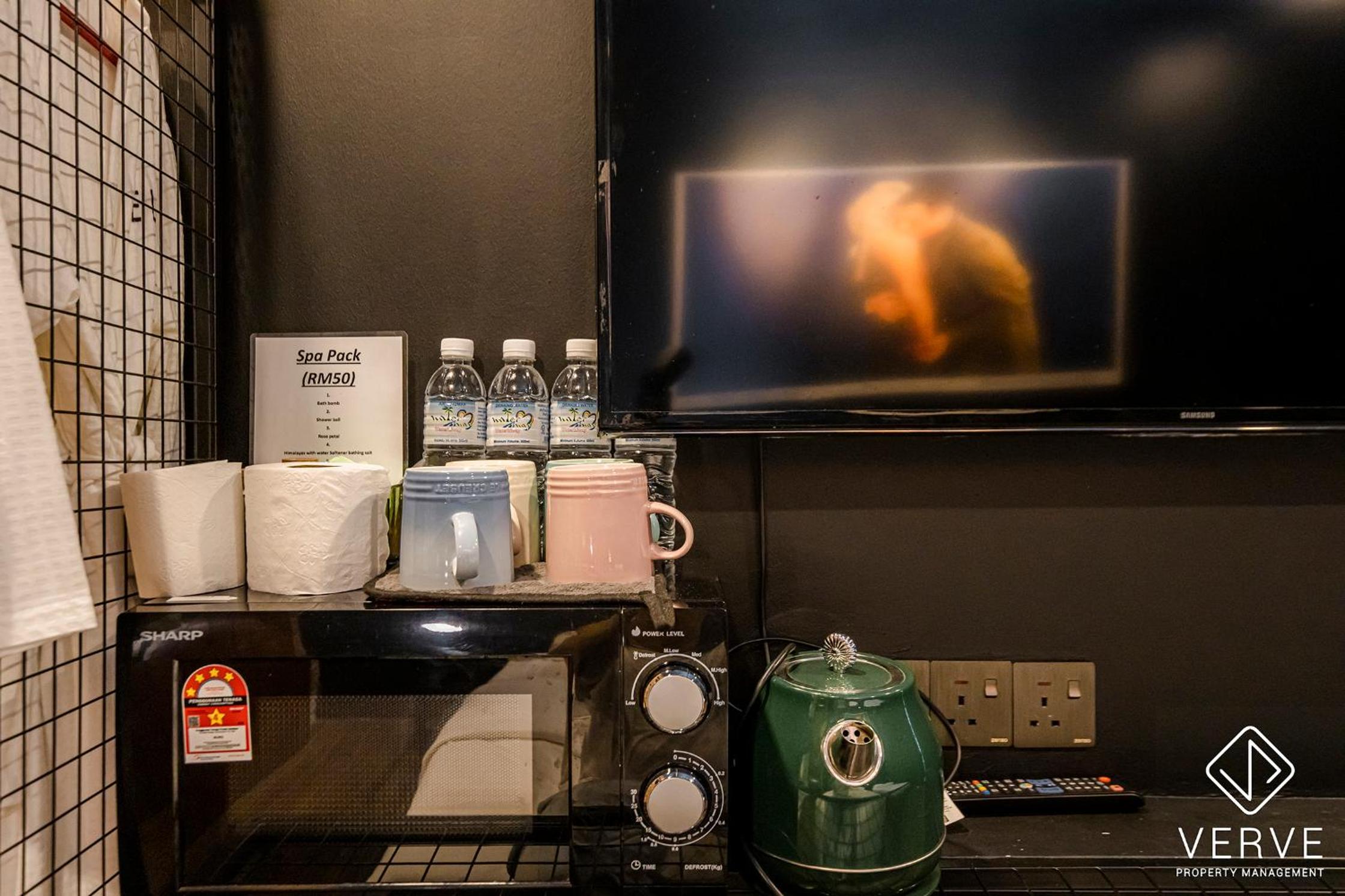 Deluxe Queen Suite photo 1