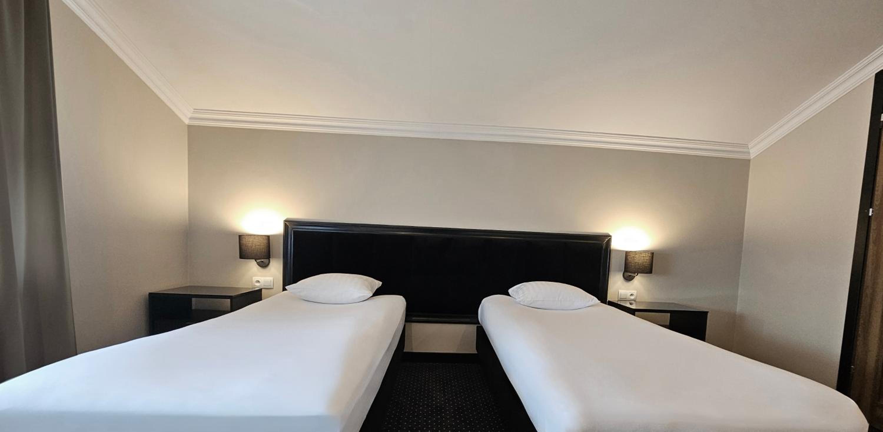 Twin Room - Photo 5