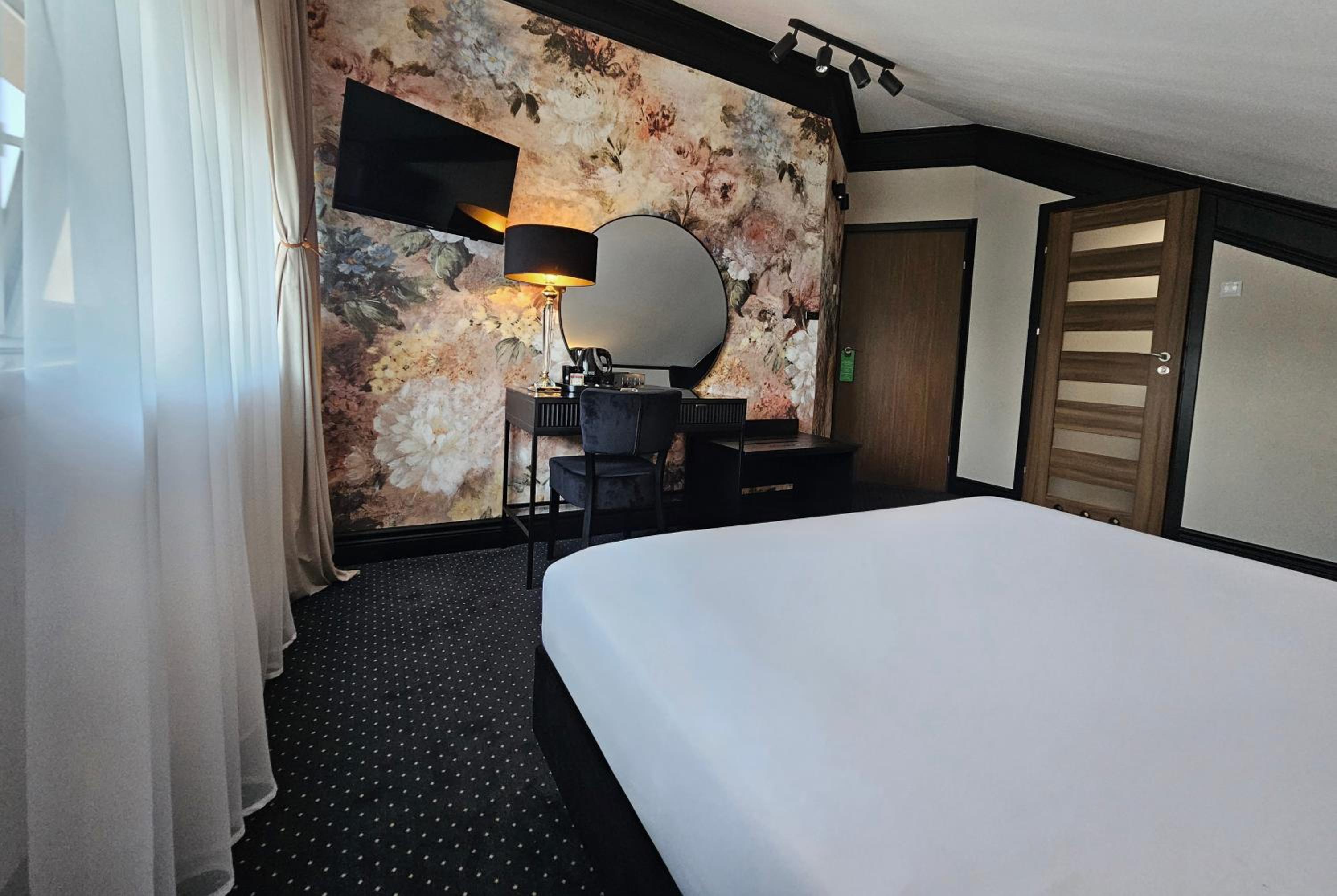 Small Double Room - Photo 9
