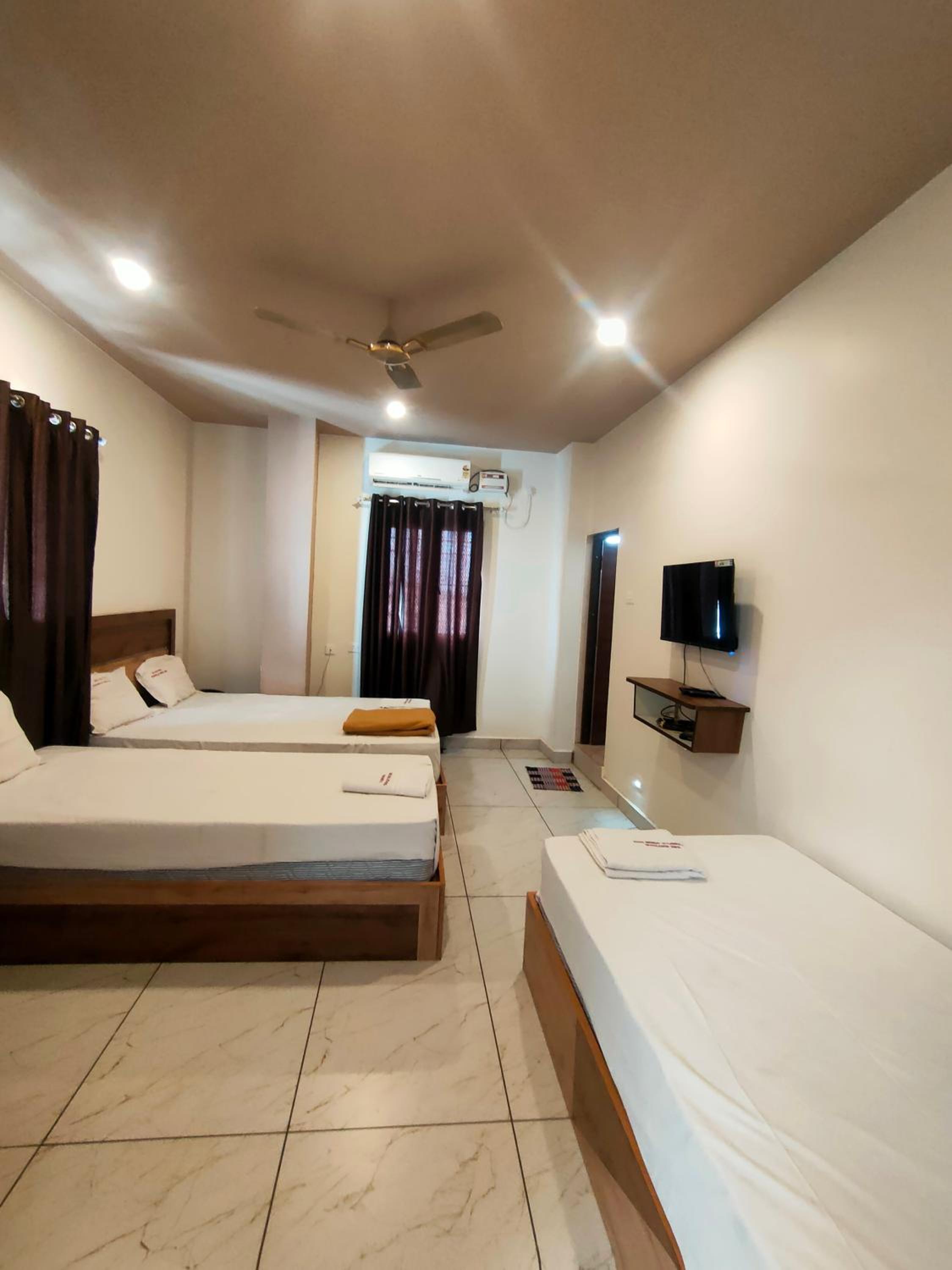 Classic Quadruple Room - Photo 2